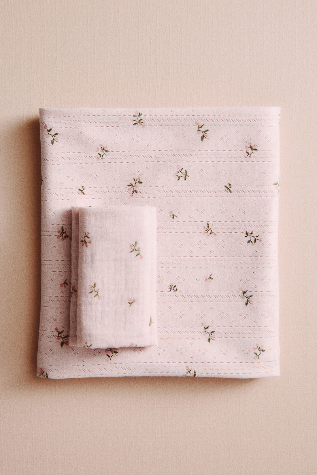 Pointelle-knit baby blanket - Light Pink Floral