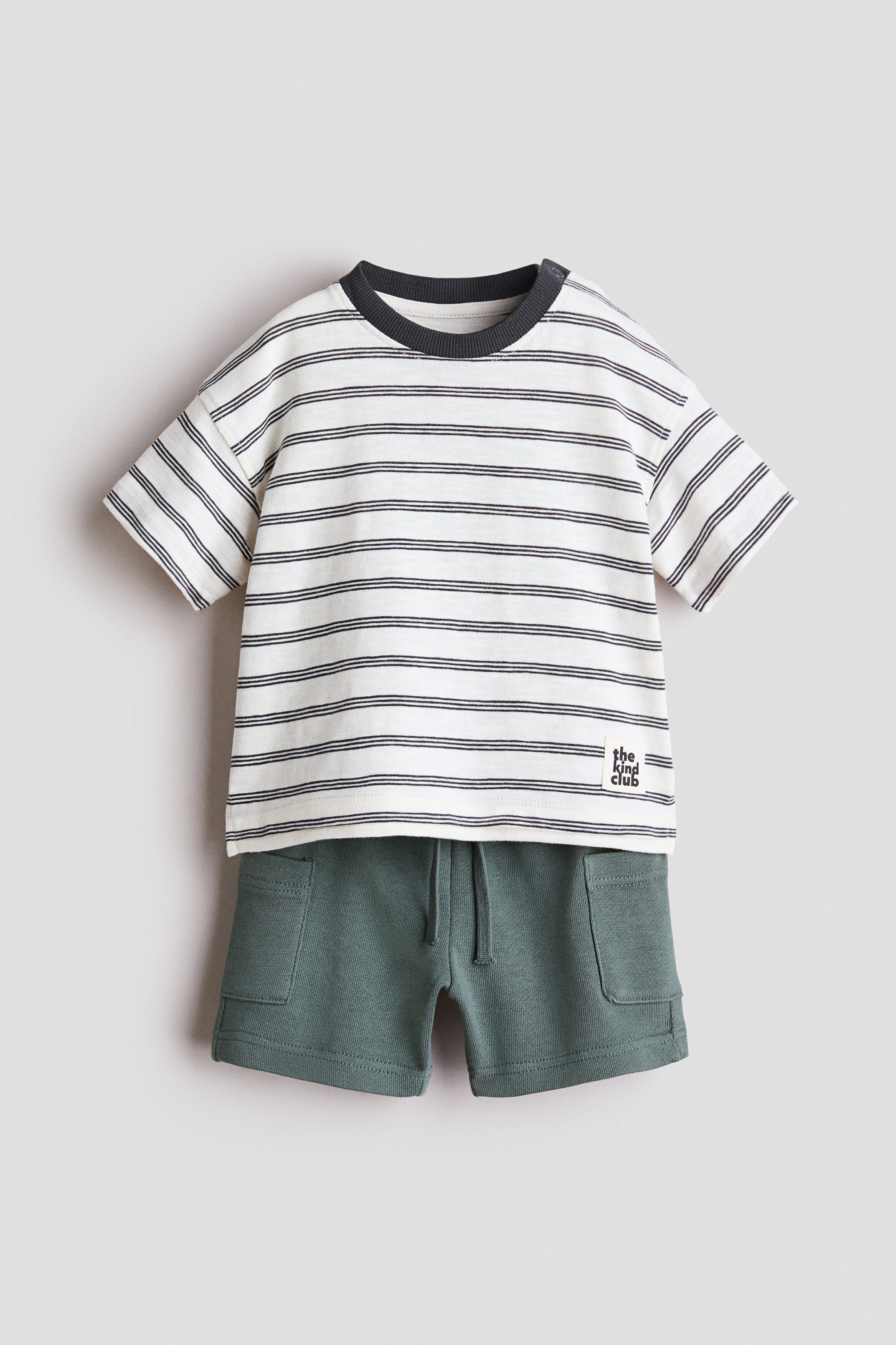 2-piece T-shirt and shorts set - Green Grey Striped / 12M