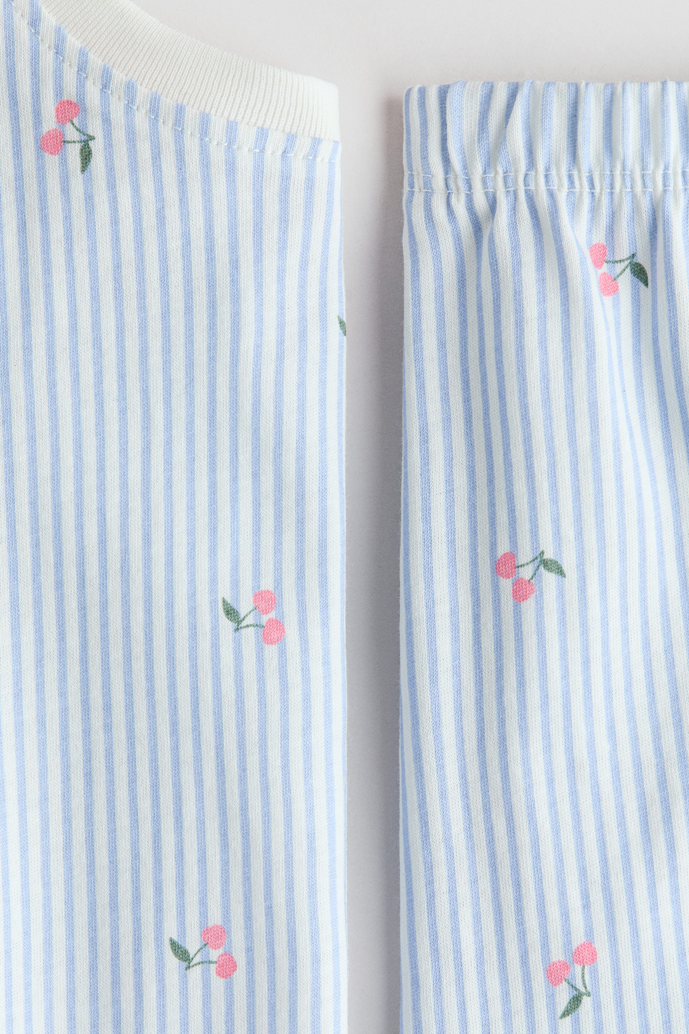 Patterned cotton pyjamas