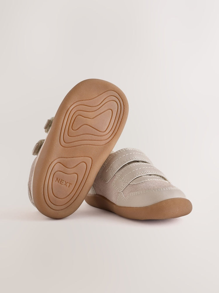Neutral Standard Fit (F) Crawler Trainers