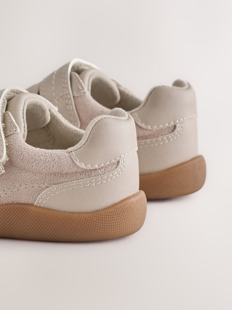 Neutral Standard Fit (F) Crawler Trainers
