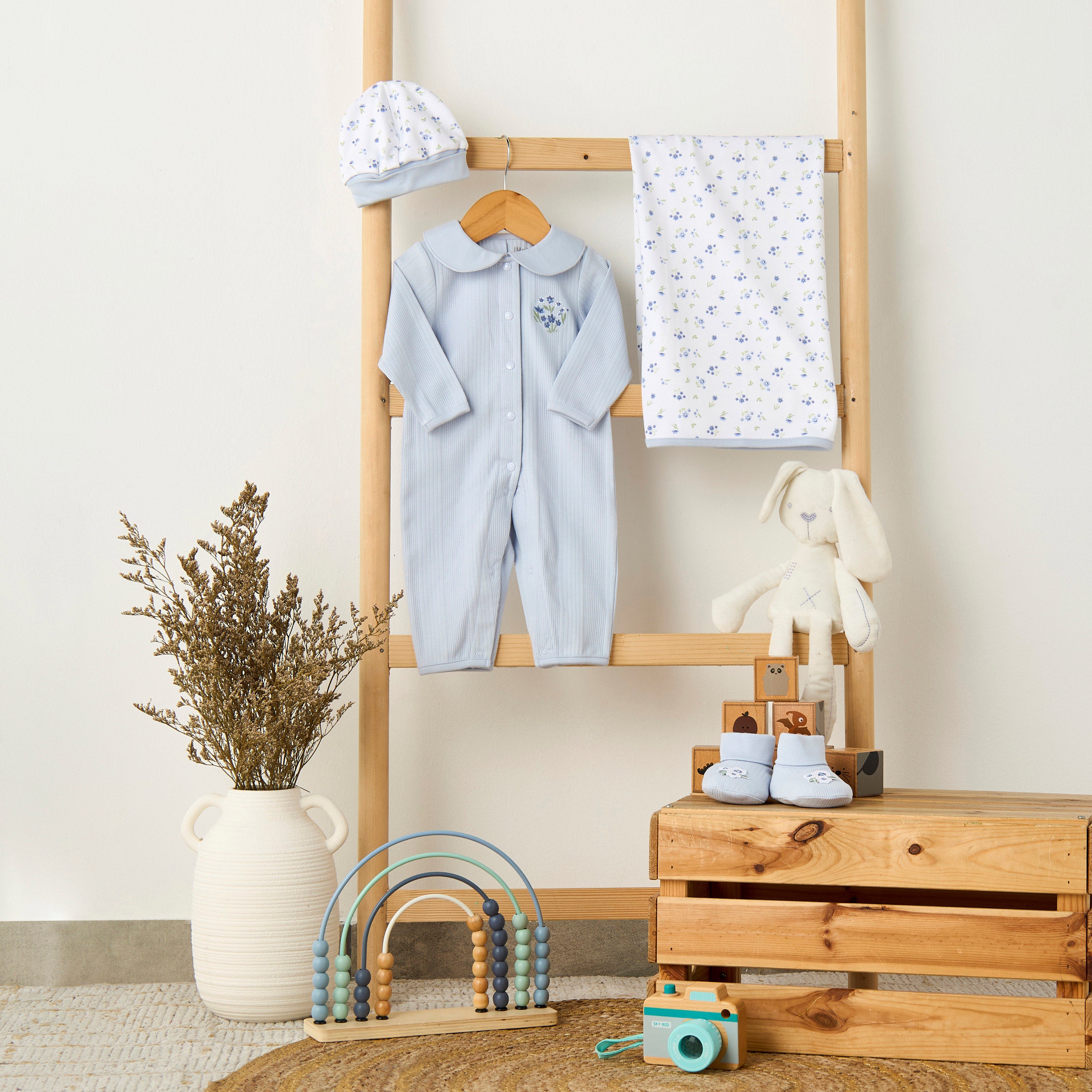 Set of 5 Juniors Clothing Gift Set with Floral Print