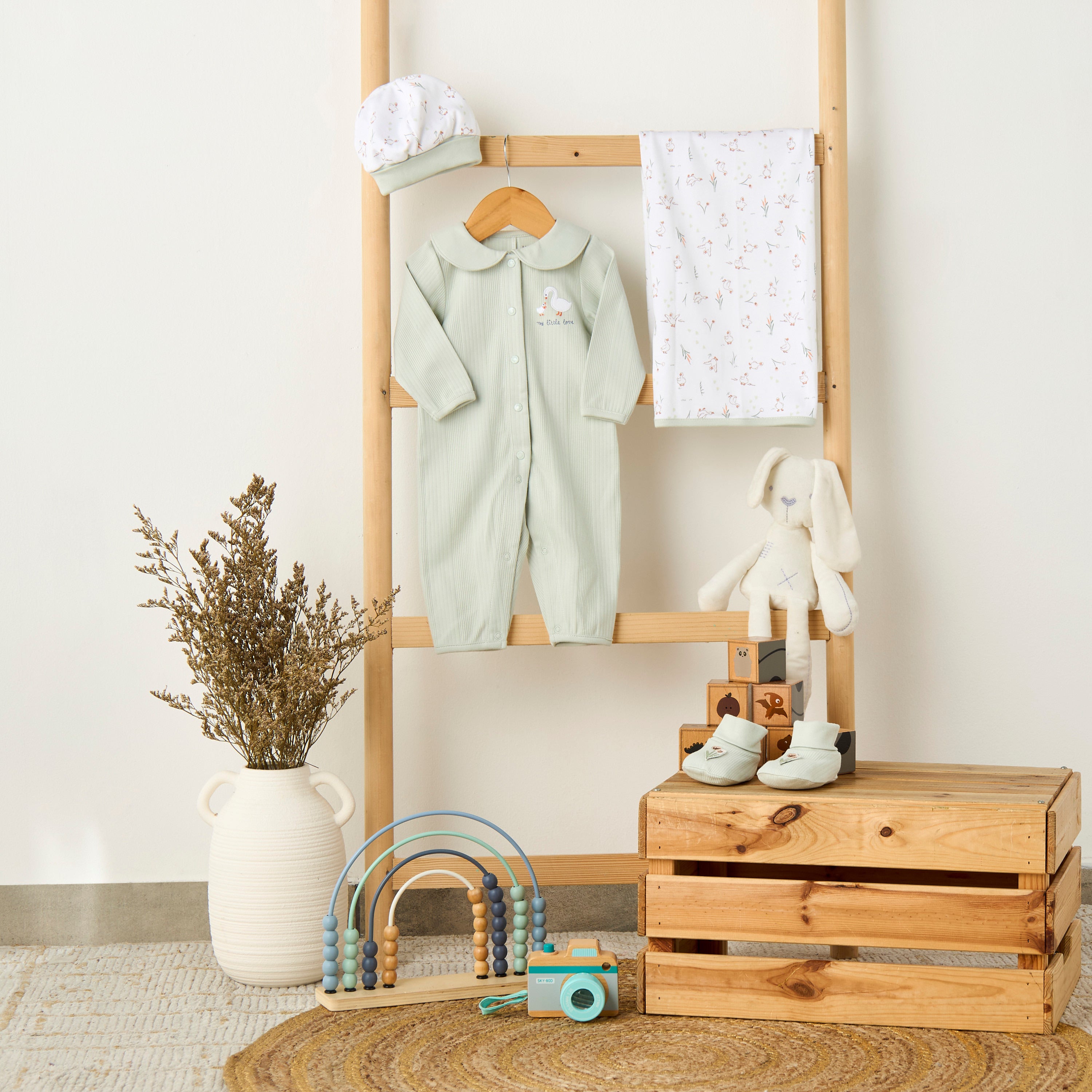 Set of 5 Juniors Clothing Gift Set with Duck Print