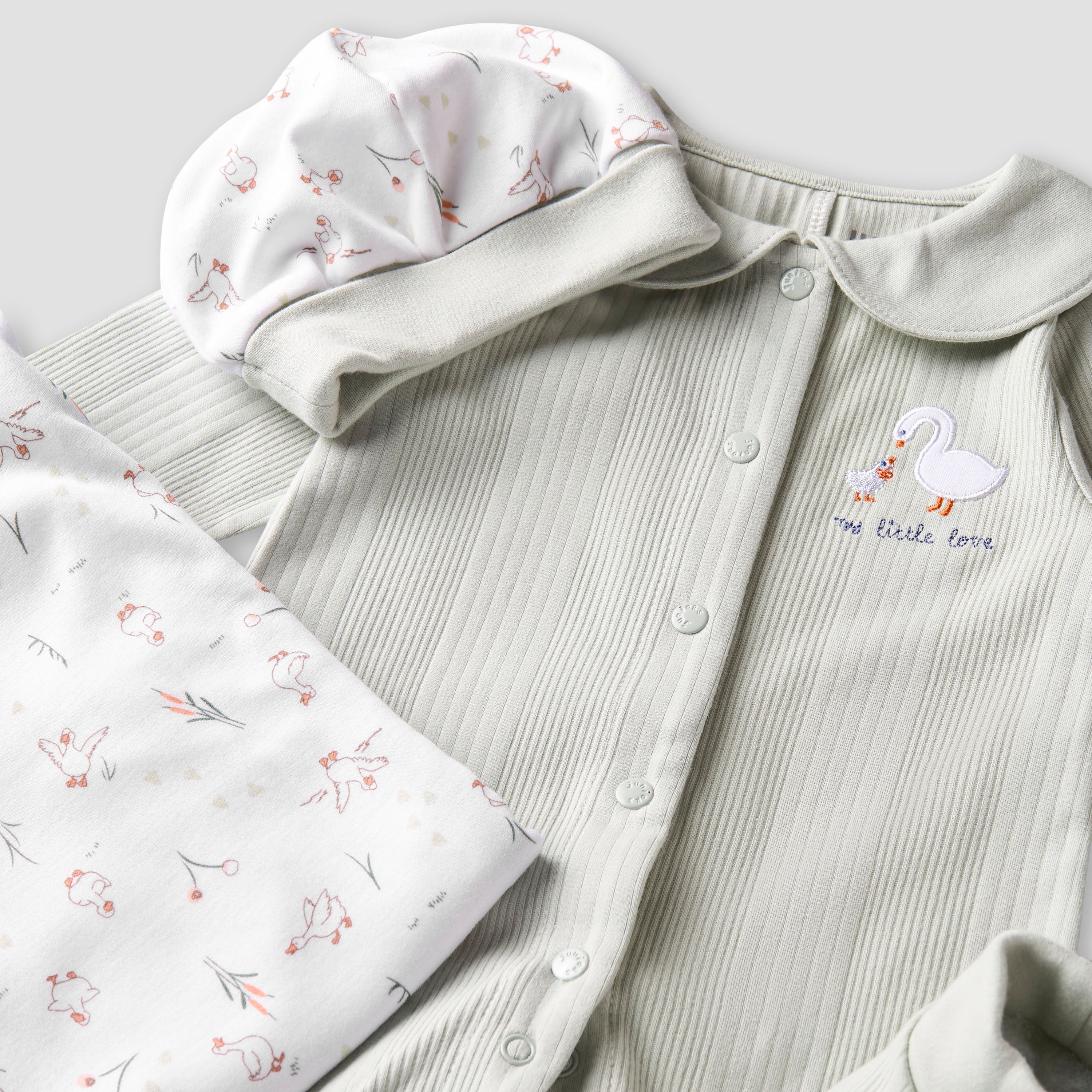 Set of 5 Juniors Clothing Gift Set with Duck Print