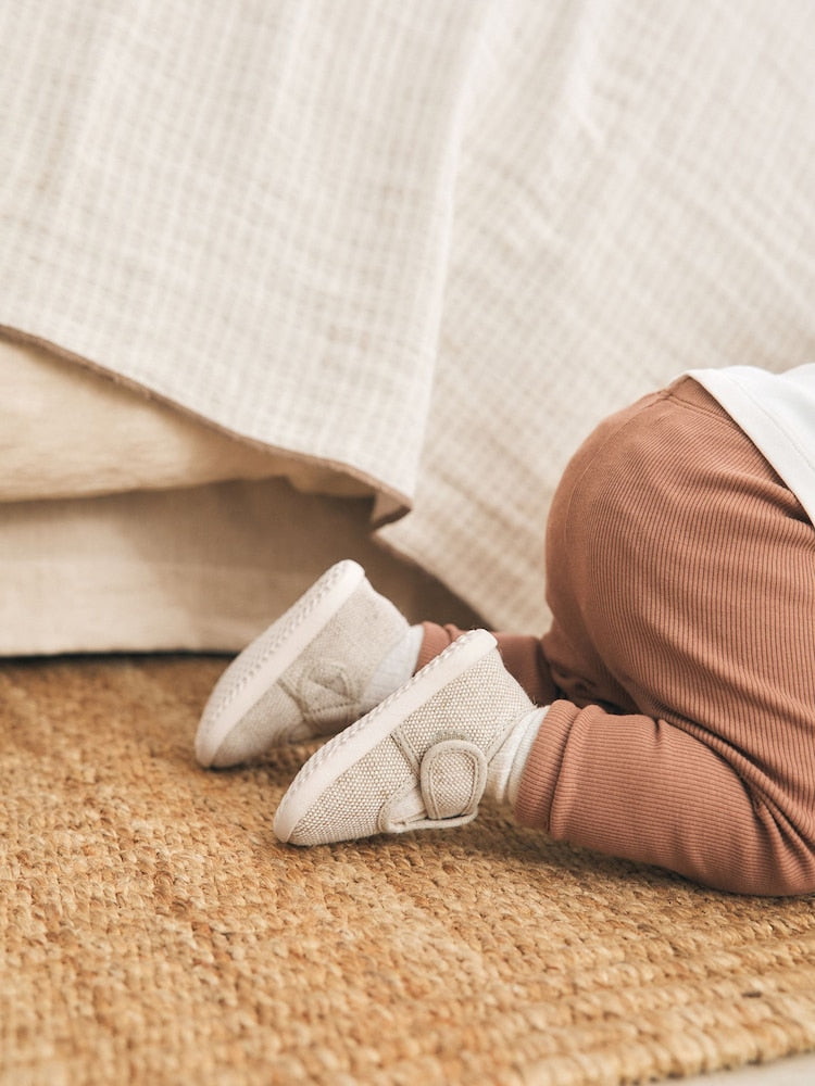 Neutral Crawler T-Bar Baby Shoes (0-2mths)