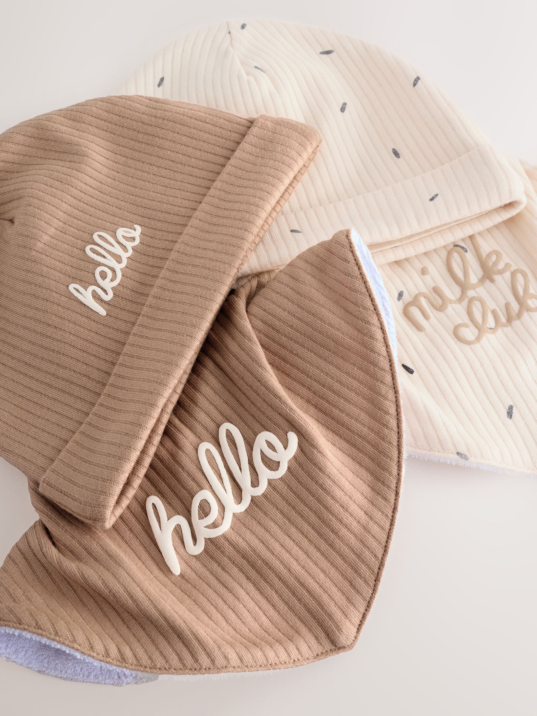 Neutral Milk Club Baby Hat & Bib Set (0-12mths) - Size 5lb