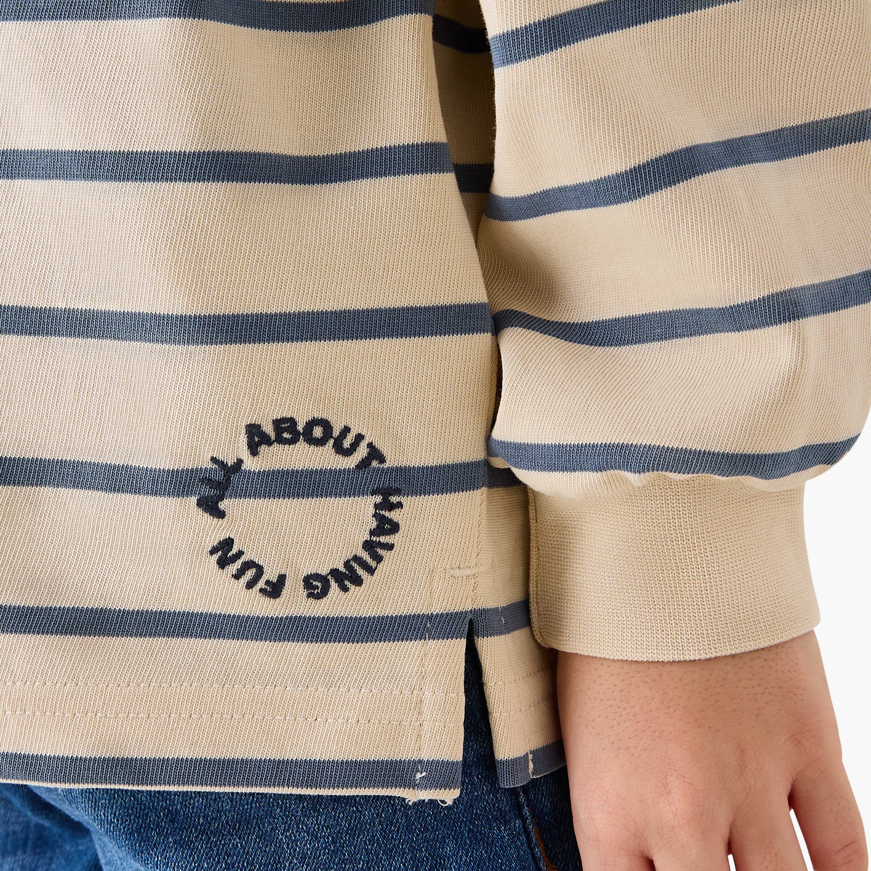 Juniors Striped T-Shirt with Long Sleeves