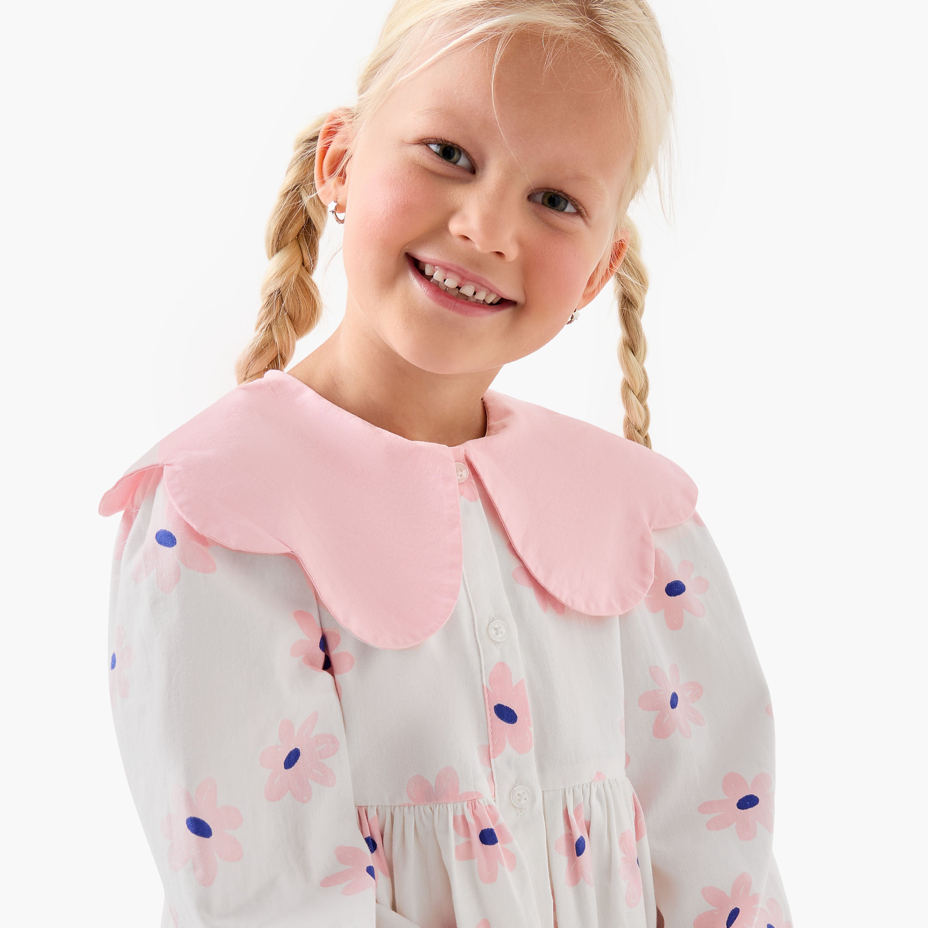 Juniors Peter Pan Collar Long Sleeves Knee Length Dress with Heart Print