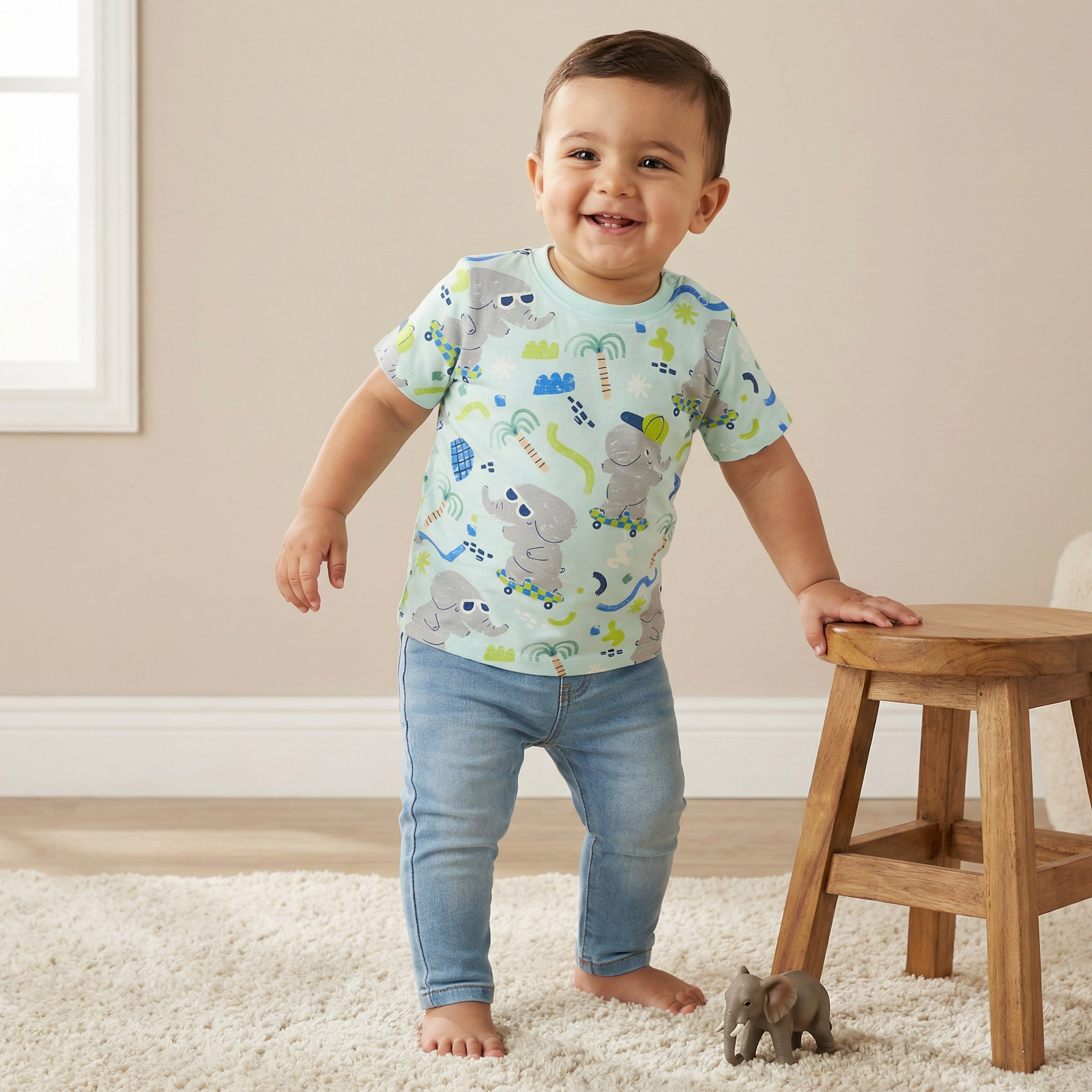 Juniors Crew Neck Short Sleeves T-shirt with Elephant Print