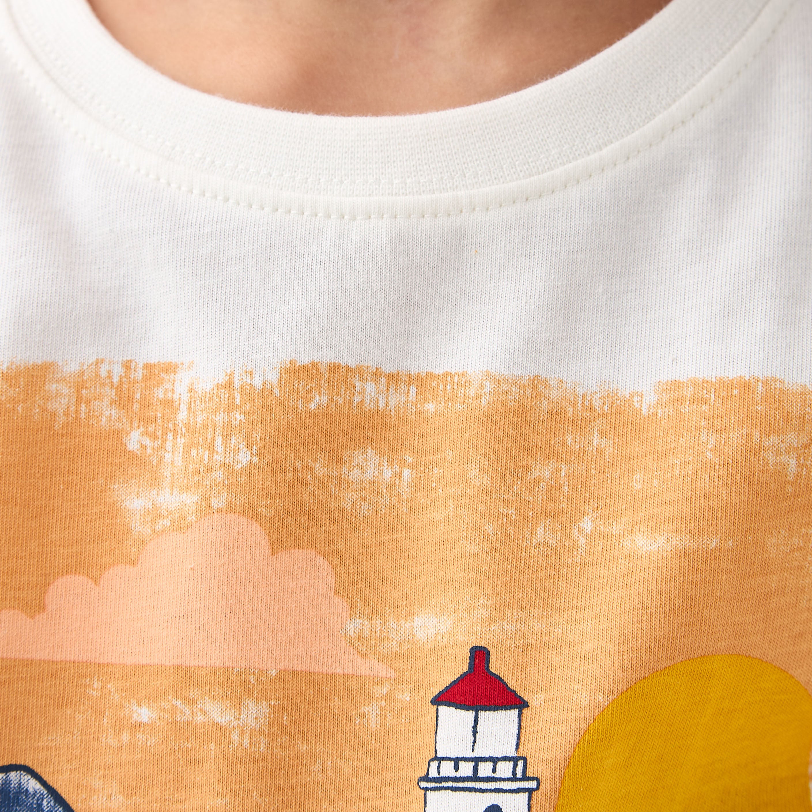 Juniors Crew Neck Short Sleeves T-shirt with Graphic Print