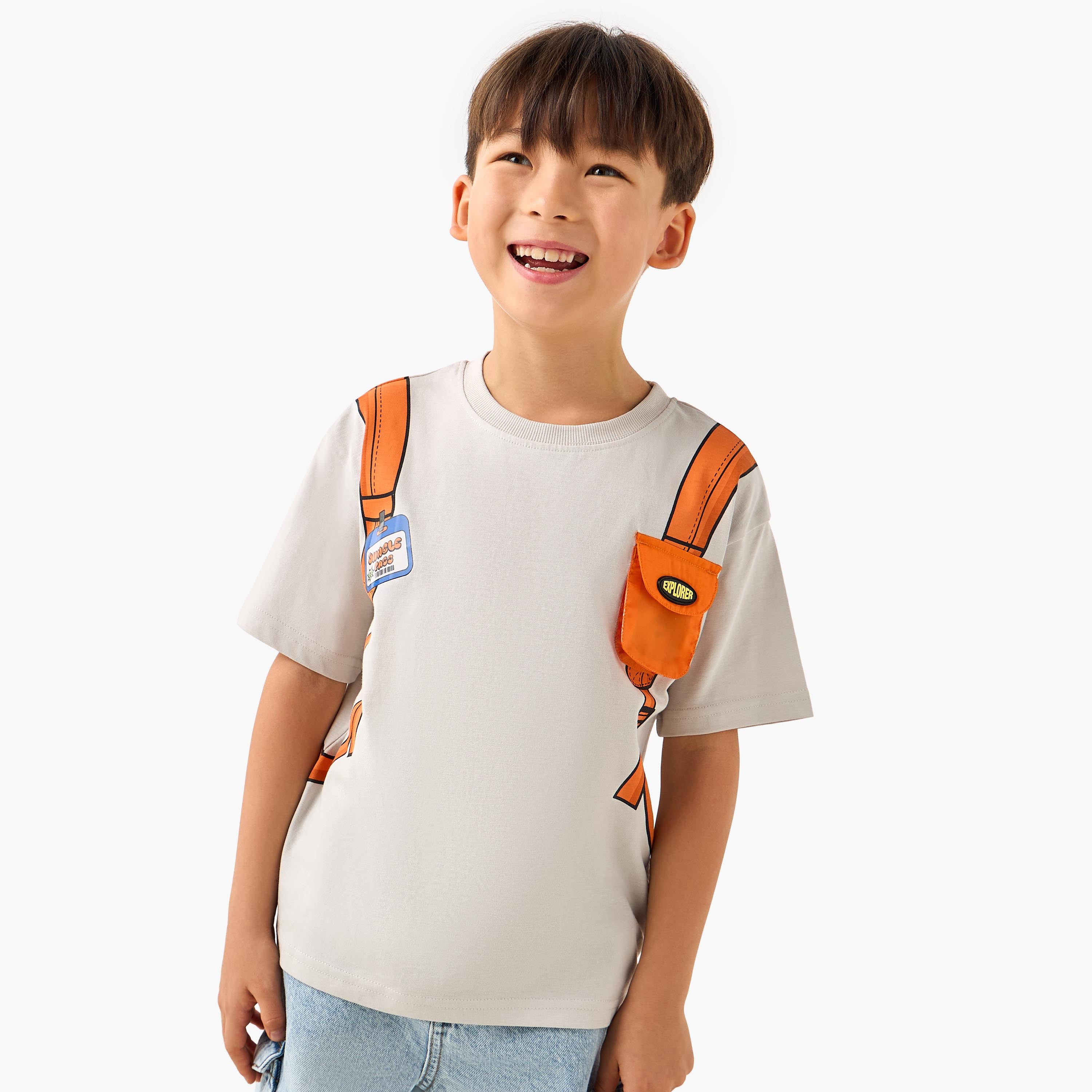 Juniors Crew Neck Short Sleeve T-shirt with Backpack Print