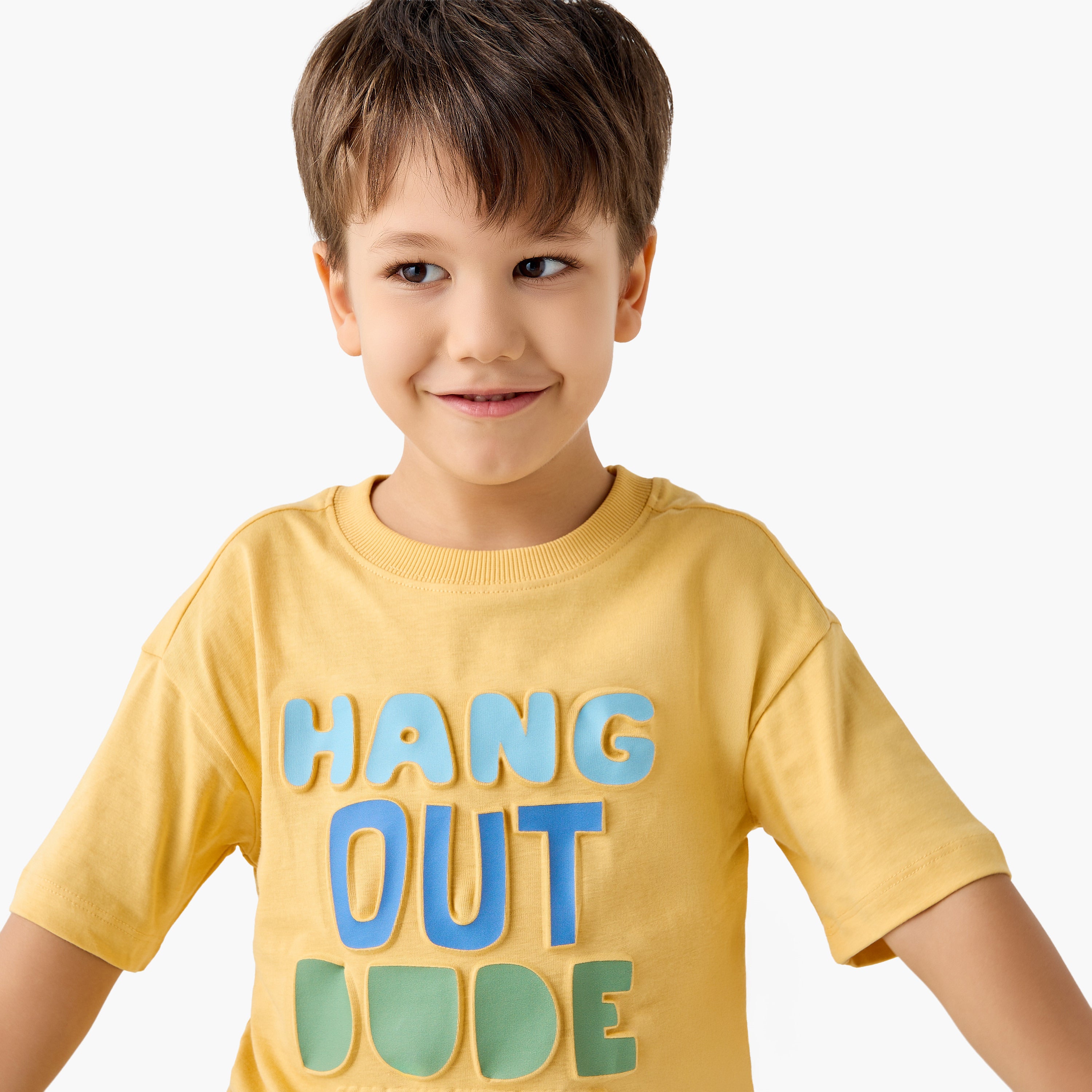 Juniors Crew Neck Short Sleeves T-shirt with Slogan Embossed