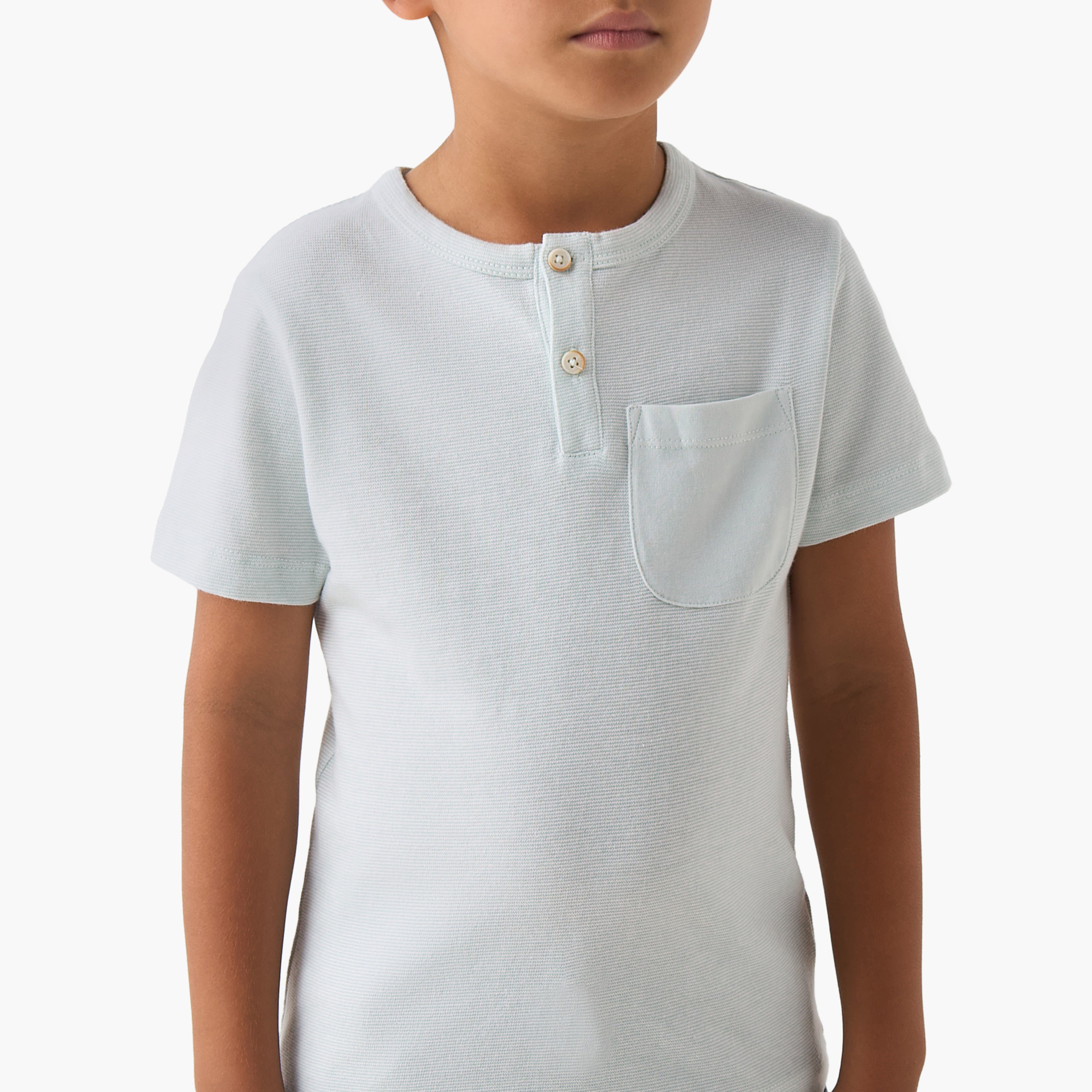 Juniors Henley Neck Short Sleeves T-shirt with Button Placket