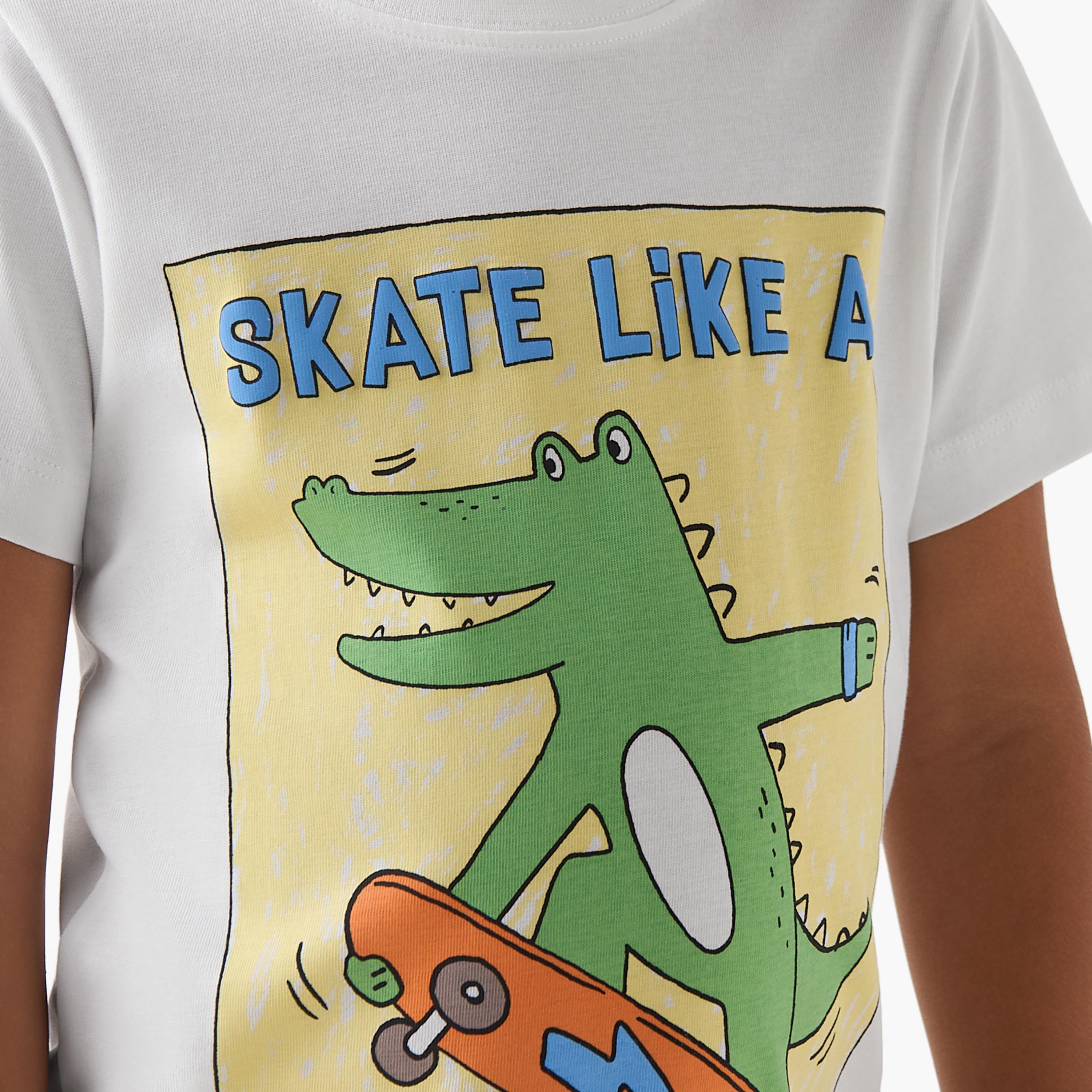 Juniors Crew Neck Short Sleeves T-shirt with Crocodile Graphic Print