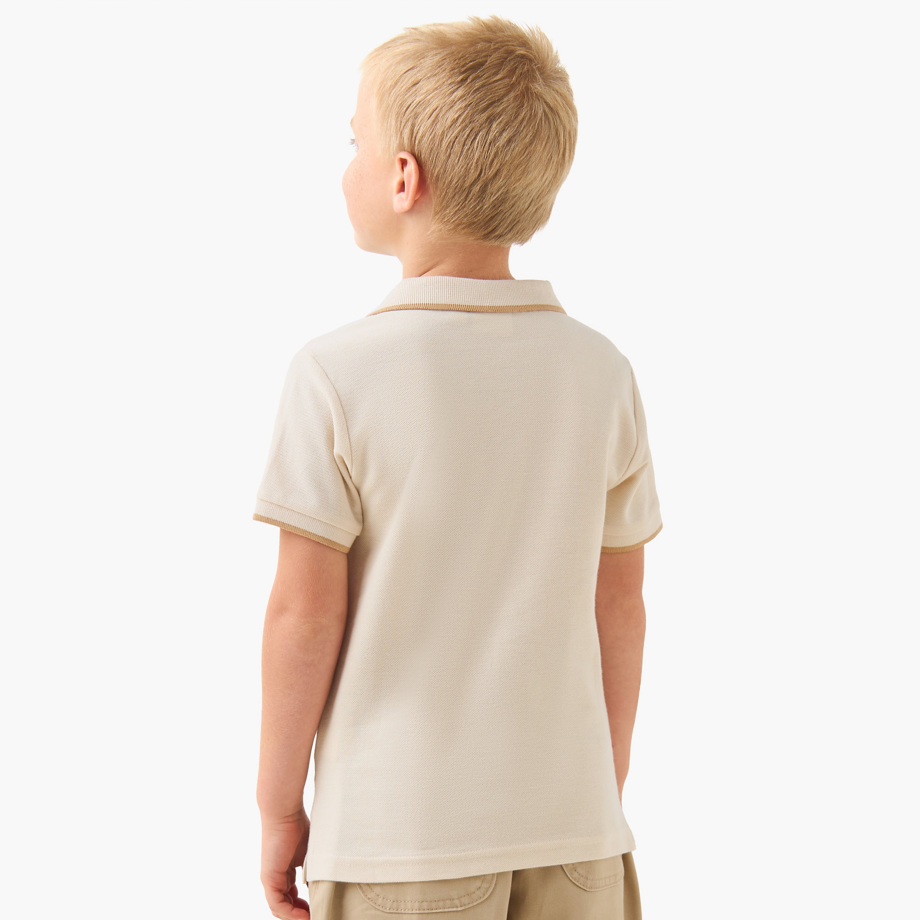 Juniors Collared Short Sleeves T-shirt with Textured Design