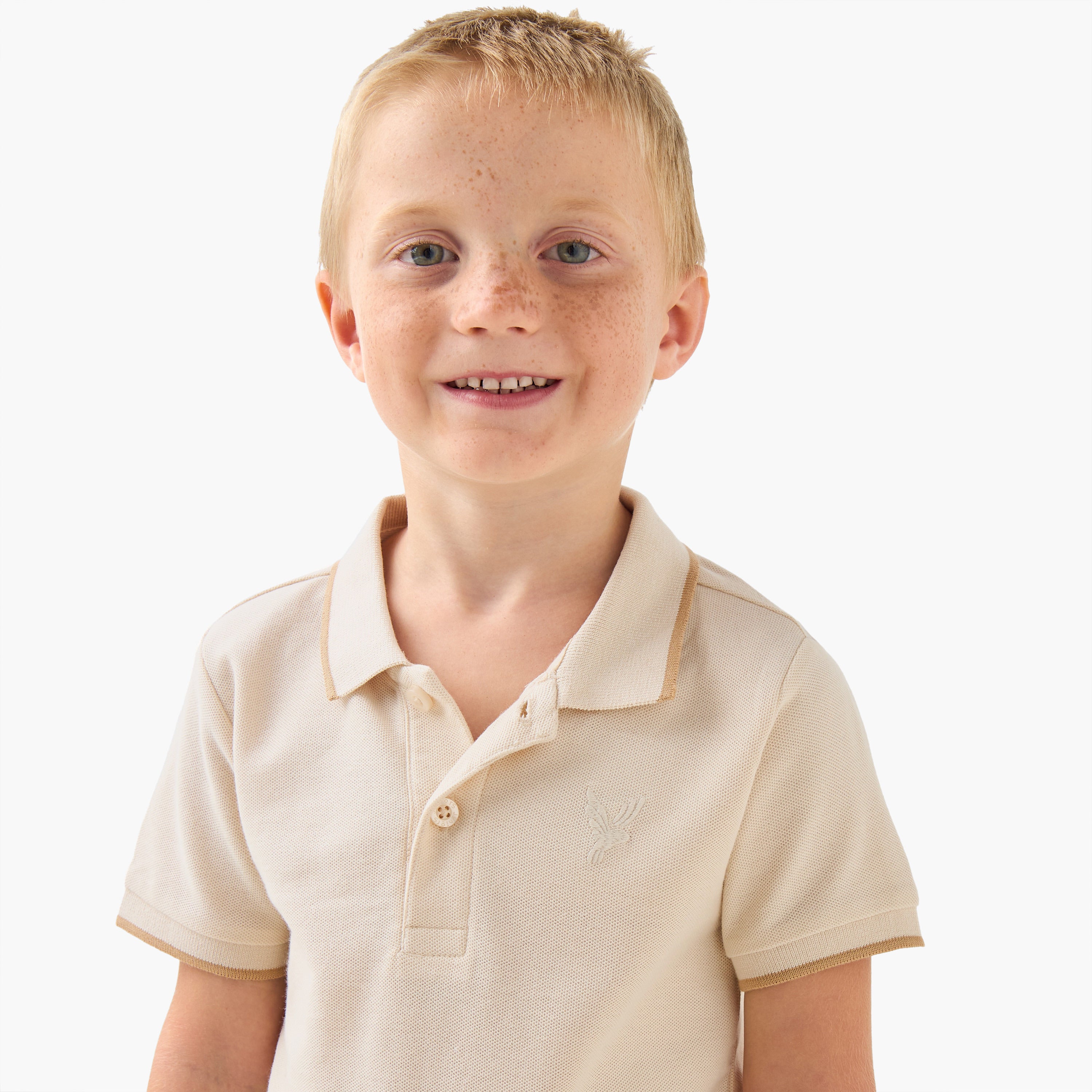 Juniors Collared Short Sleeves T-shirt with Textured Design