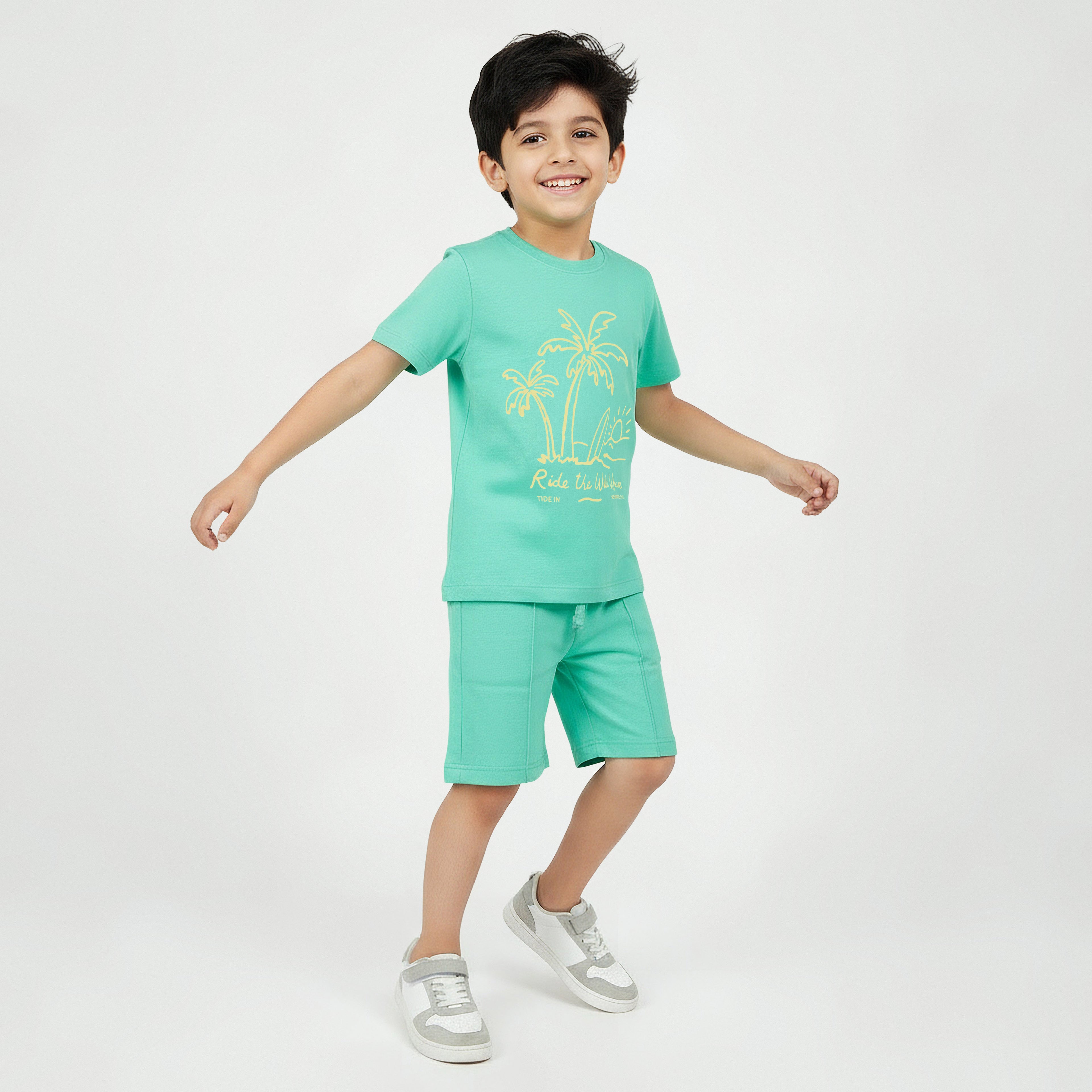 Juniors Crew Neck Short Sleeves T-shirt with Graphic Print