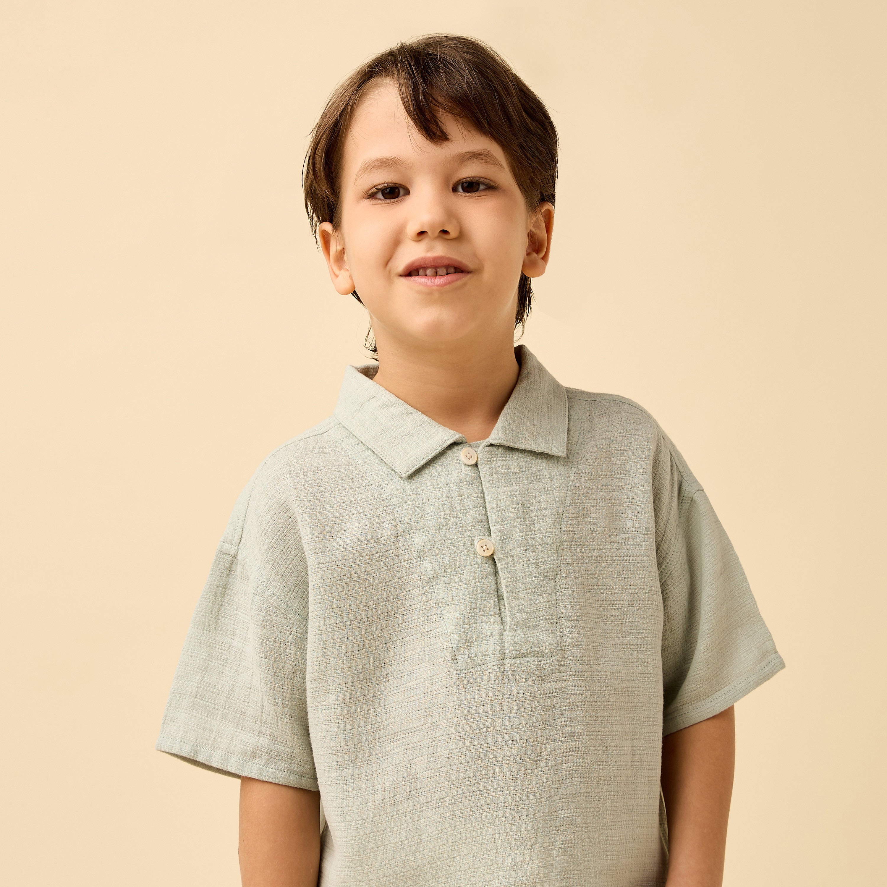 Juniors Short Sleeves Collared T-shirt with Textured Design