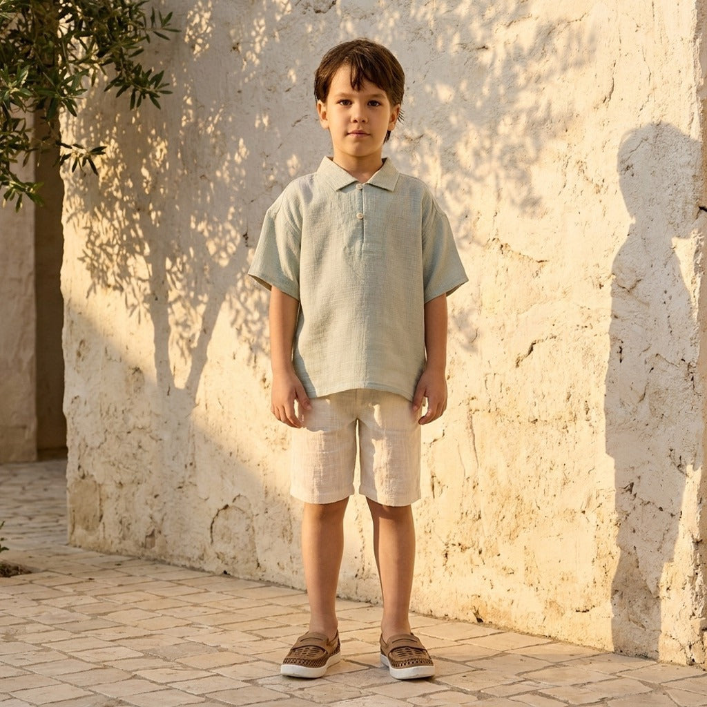 Juniors Short Sleeves Collared T-shirt with Textured Design