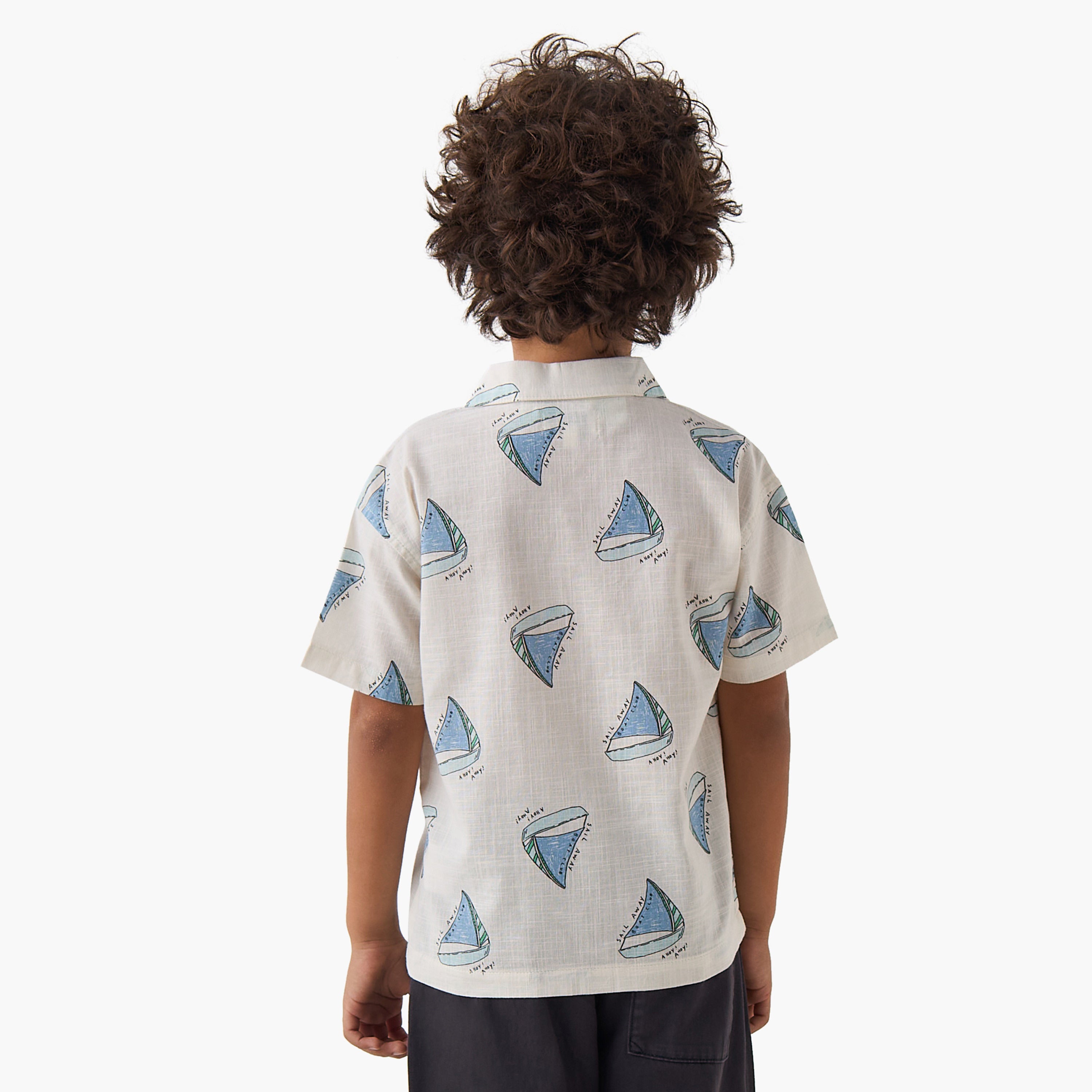 Juniors Short Sleeves Shirt with Sailboat Print