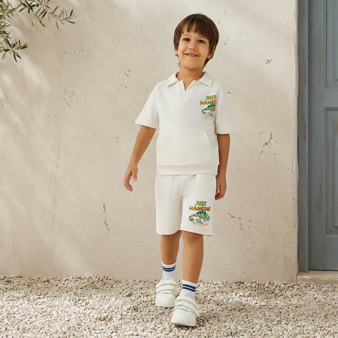 Juniors Collared Neck Short Sleeve Polo T-shirt and Shorts Set with Chameleon Print - White / 1-2 yrs