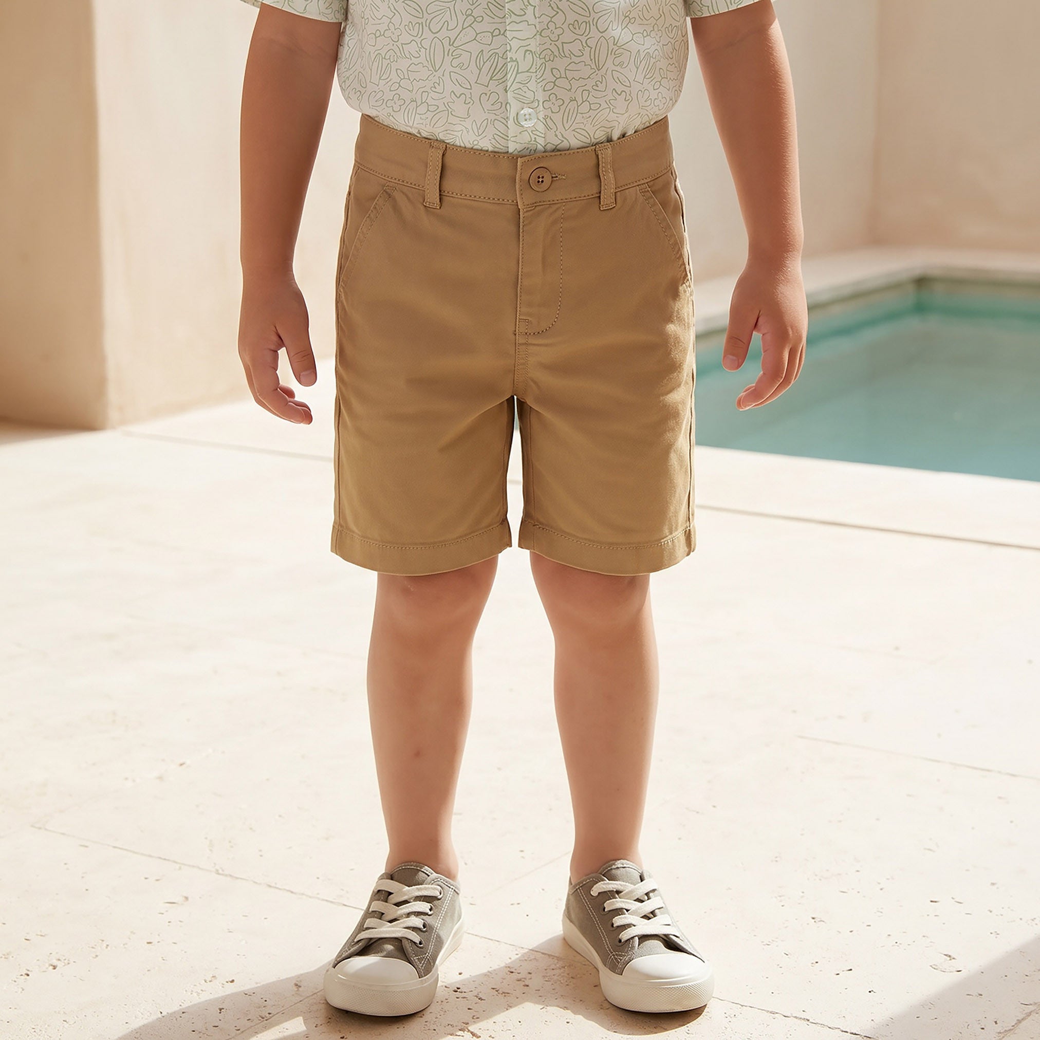 Juniors Collared Short Sleeves Shirt and Shorts Set with Hat