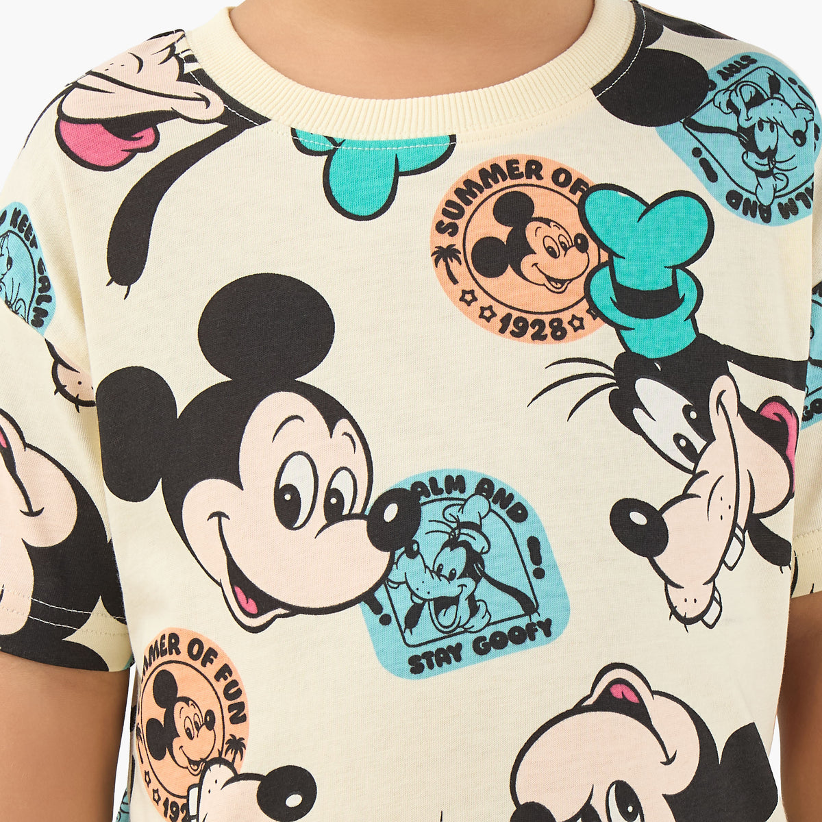 Disney Crew Neck Short Sleeves T-shirt with Mickey Mouse and Friends Print