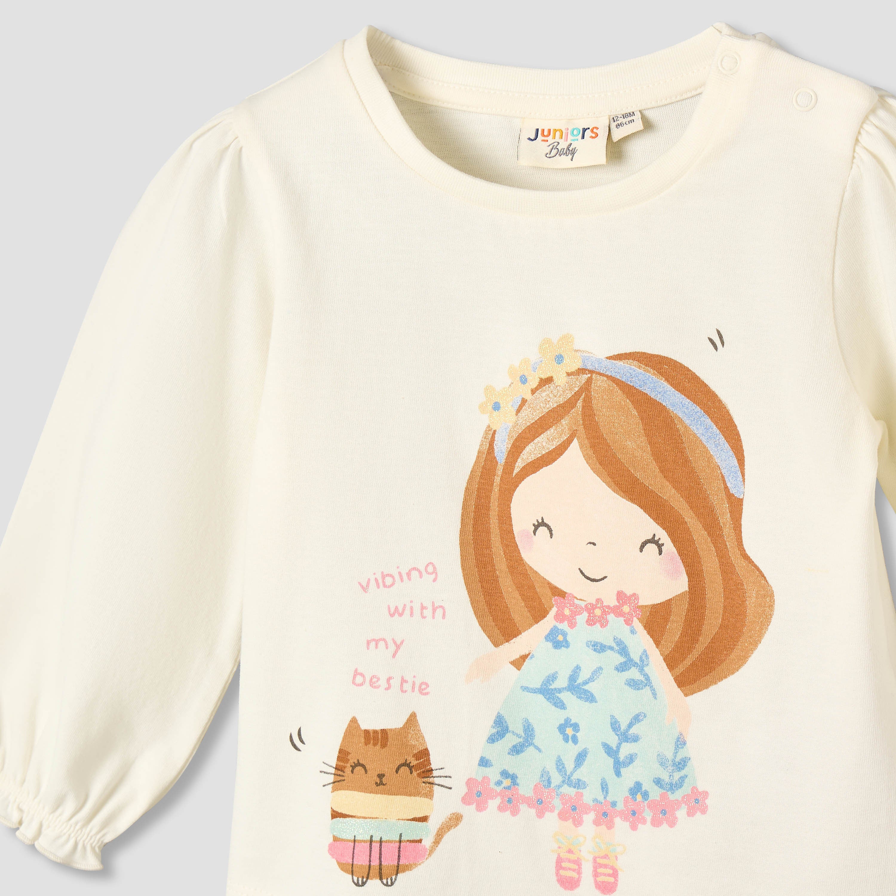 Juniors Crew Neck Long Sleeves T-shirt with Graphic Print