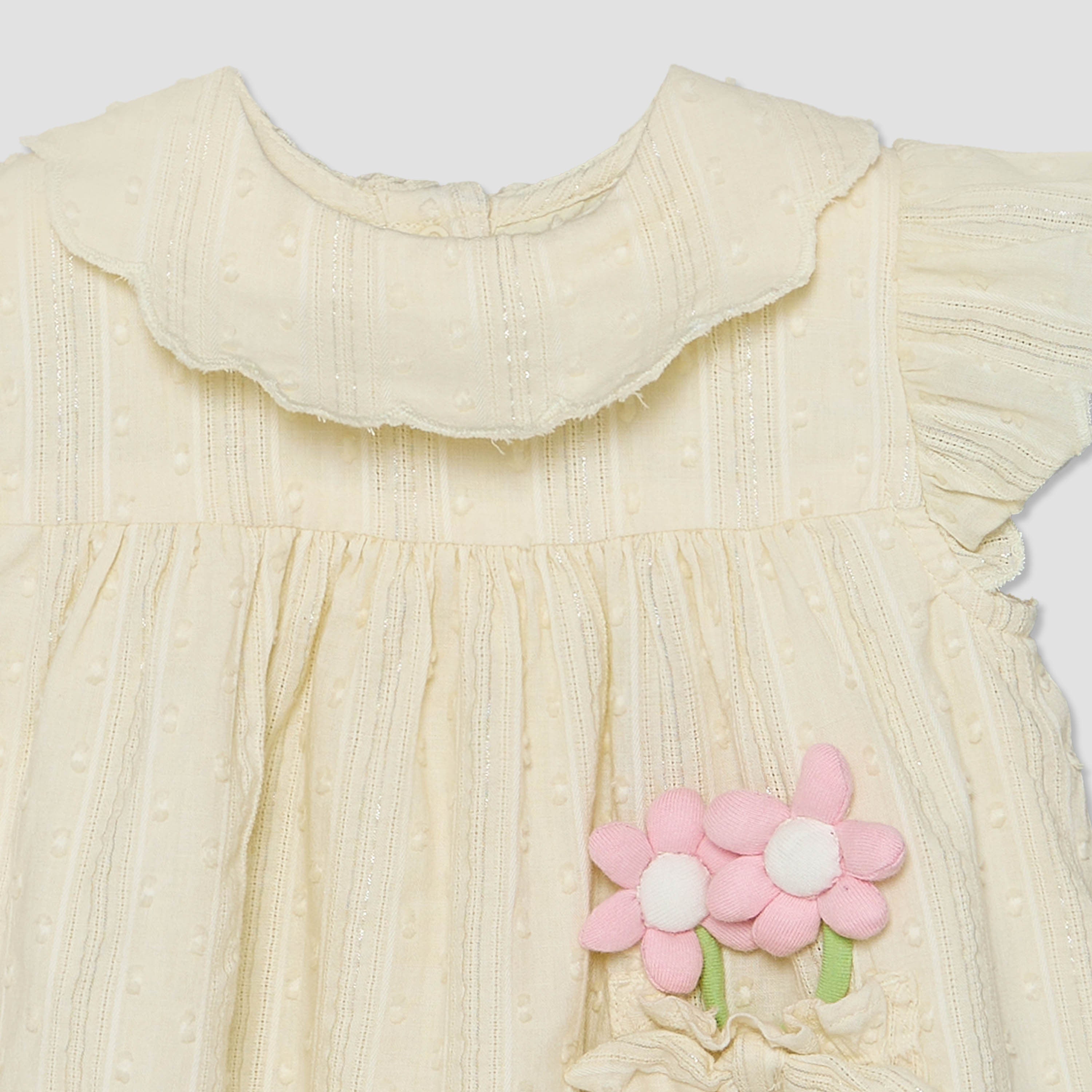 Juniors Round Neck Short Sleeves Top and Shorts Set with Floral Appique