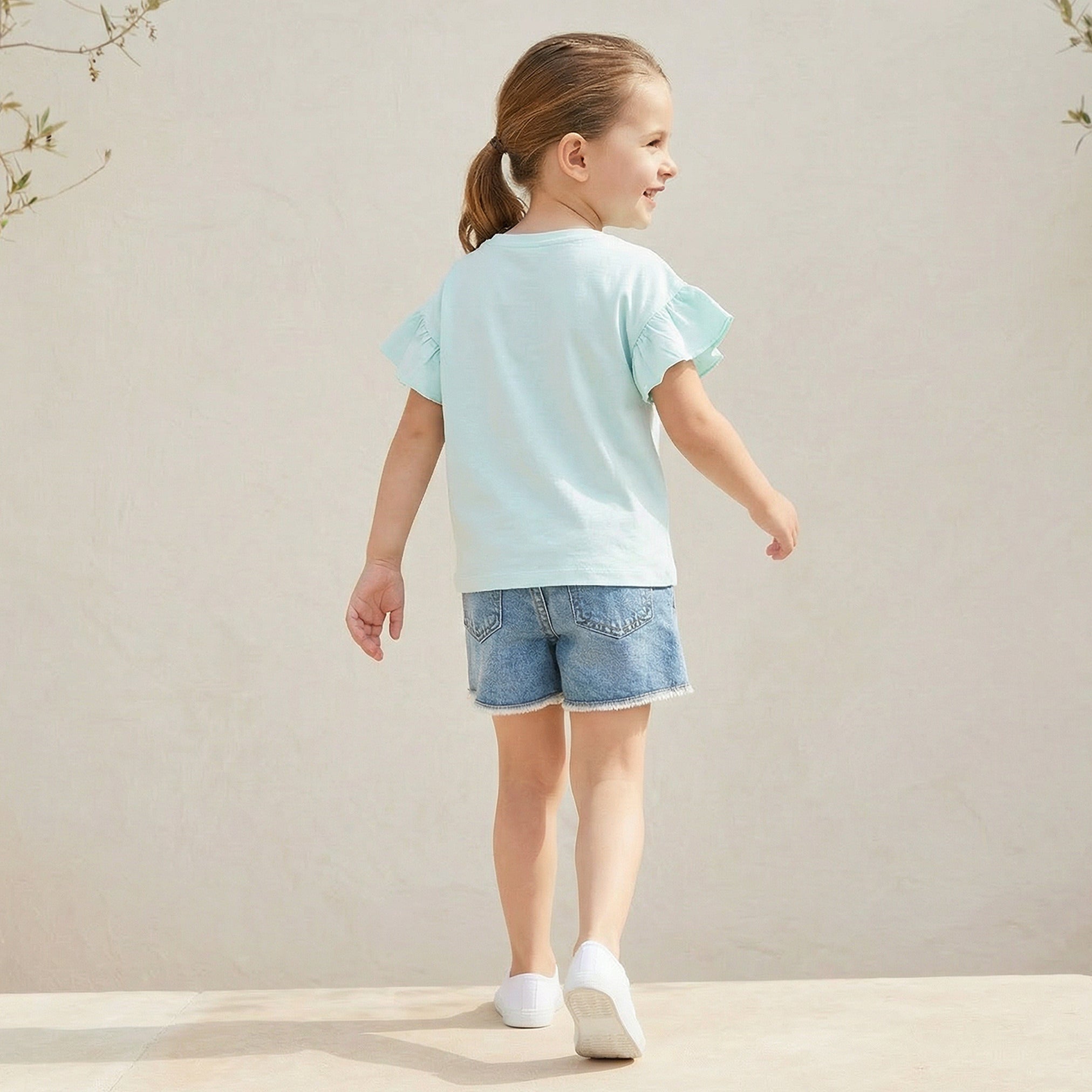 Juniors Round Neck Short Sleeves T-shirt with Flamingo Print