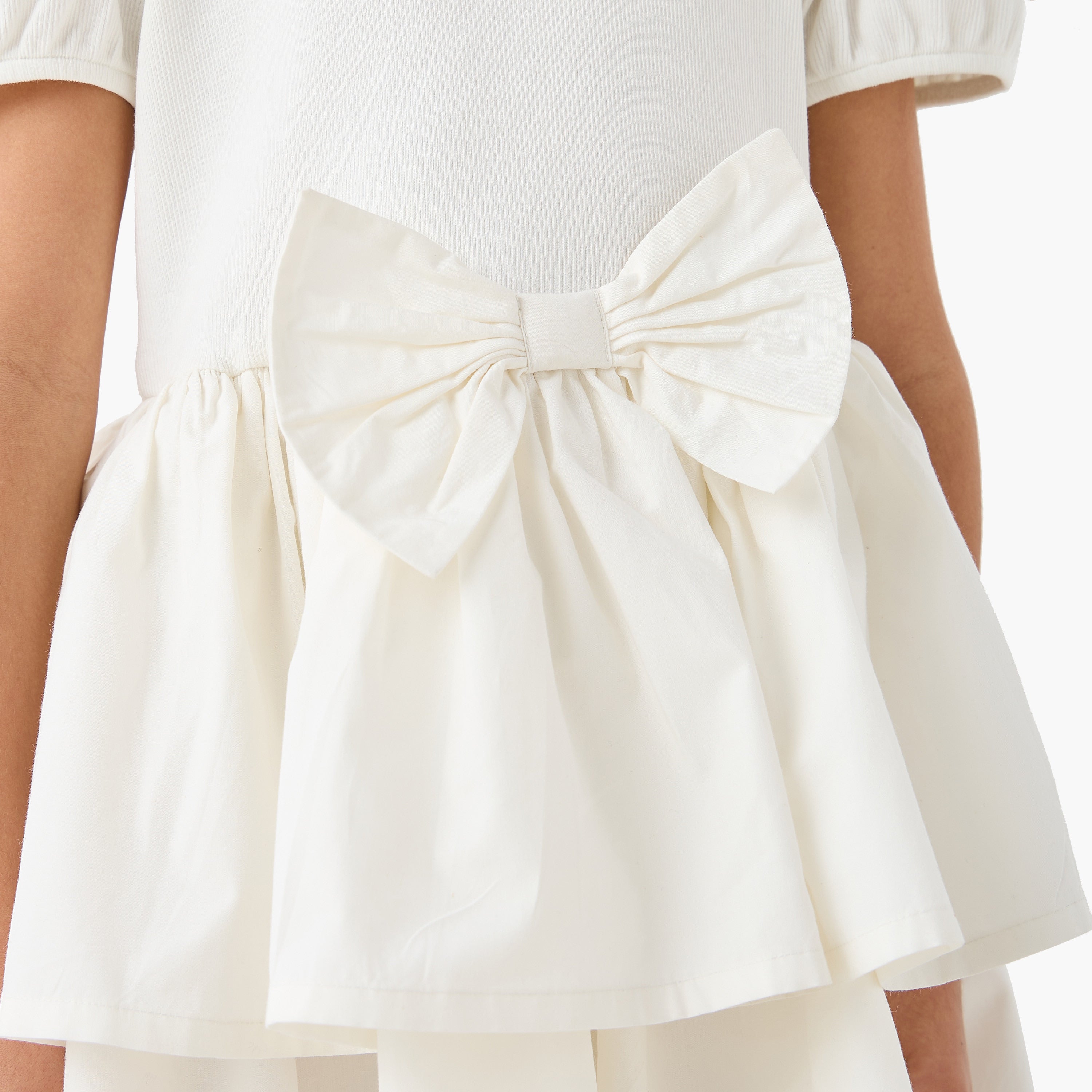 Juniors Round Neck Short Sleeve Dress with Bow Accent