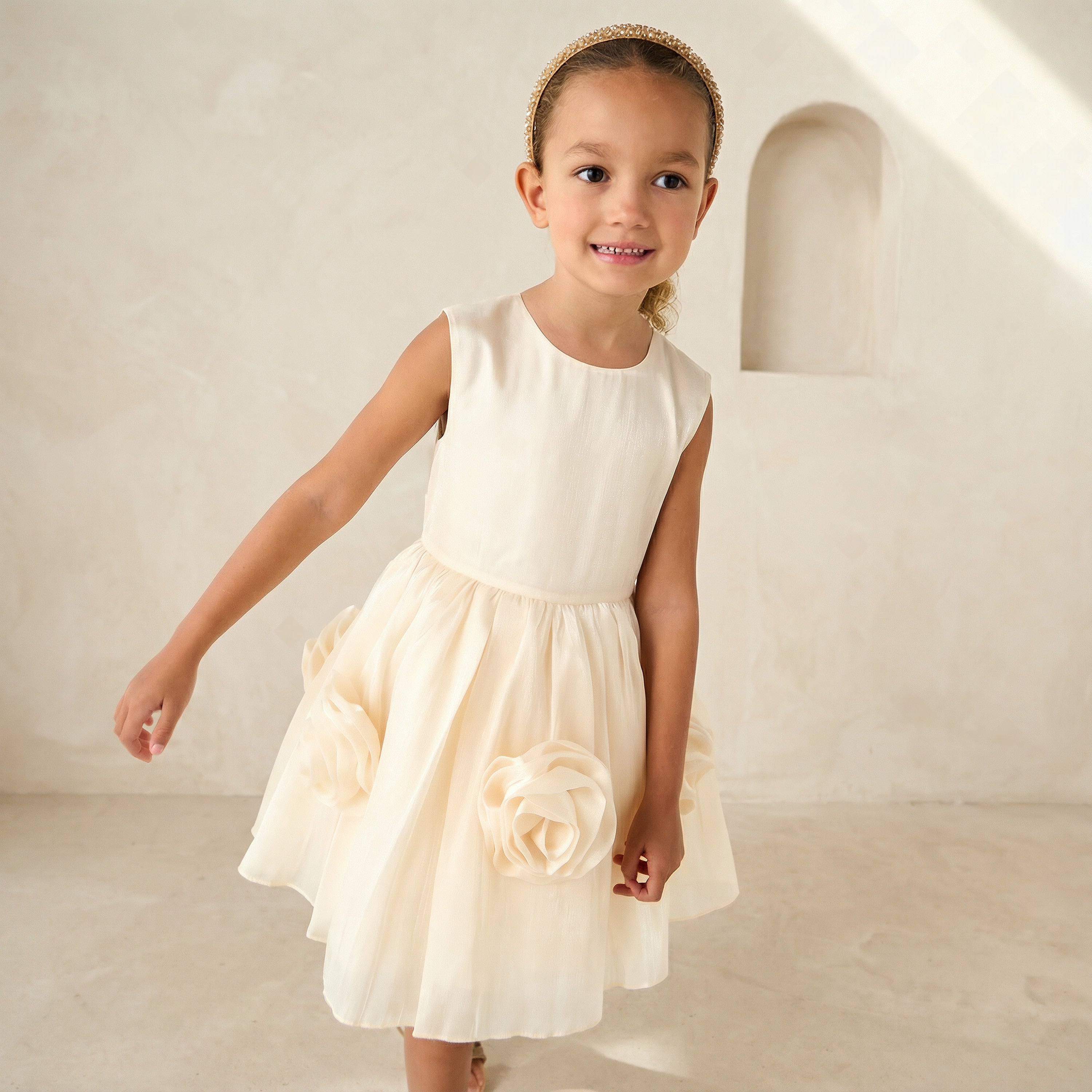 Juniors Round Neck Sleeveless Dress with Cape