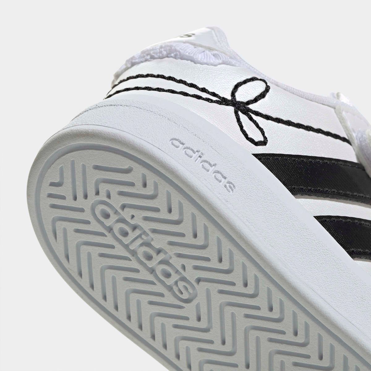 Adidas Girls Grand Court 3.0 EL Hook & Loop Ankle Sneakers