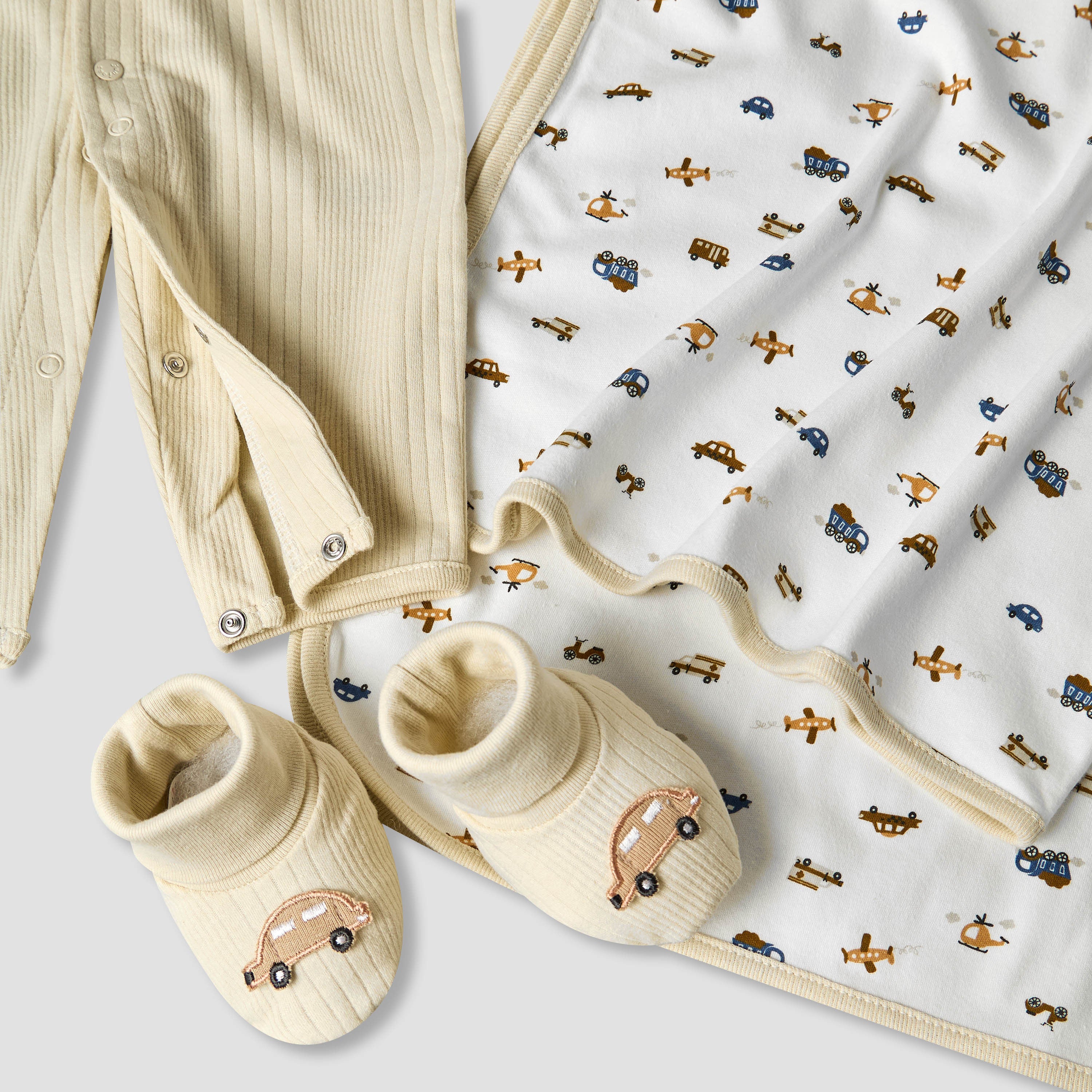 Set of 5 Juniors Clothing Gift Set with Vehicle Print