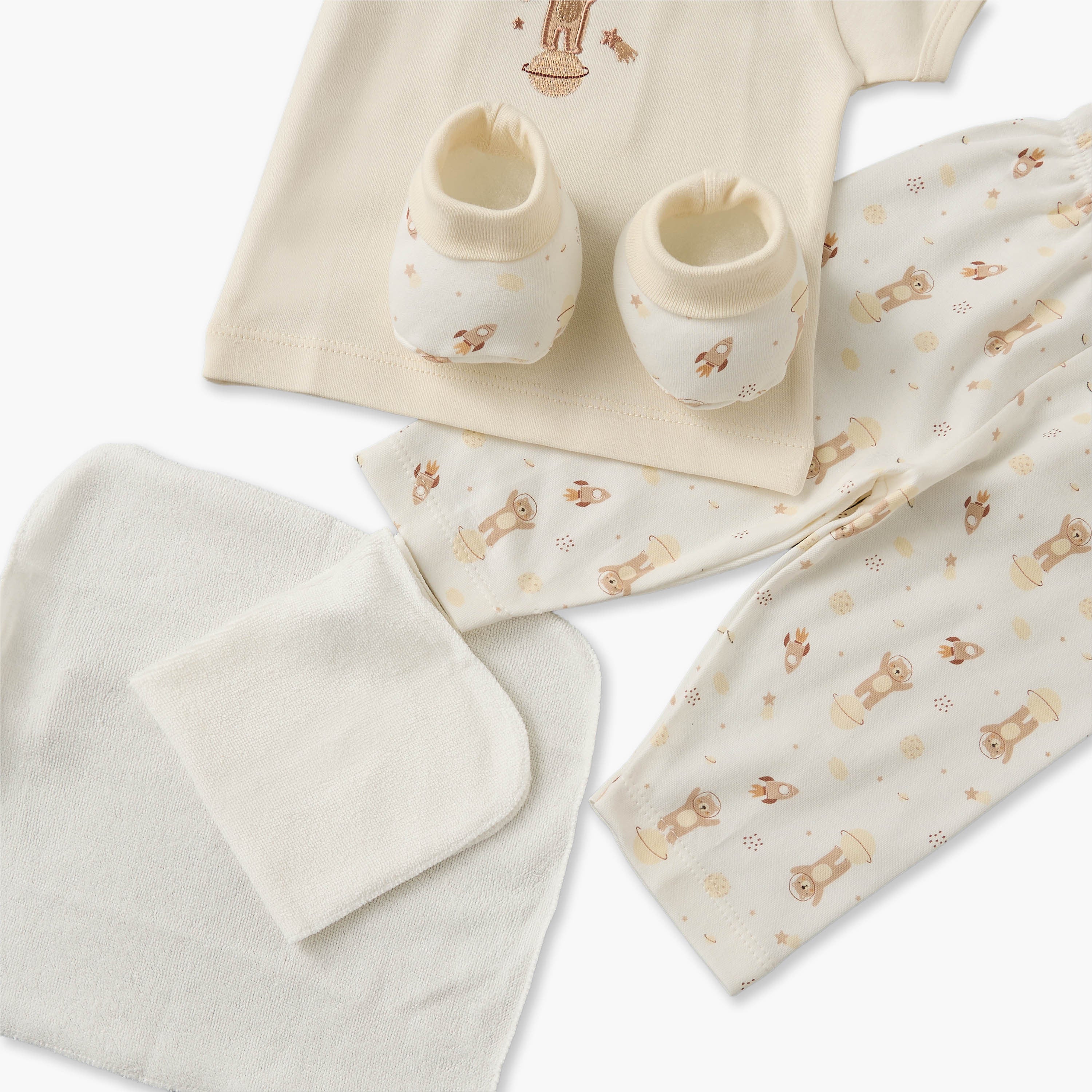 Set of 8 Juniors Clothing Gift Set with Teddy Bear Print