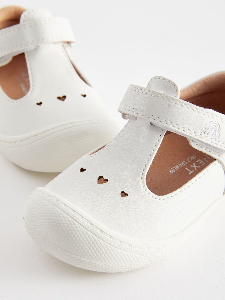 White Wide Fit (G) Crawler T-Bar Shoes - Size EU 17 (UK 1)