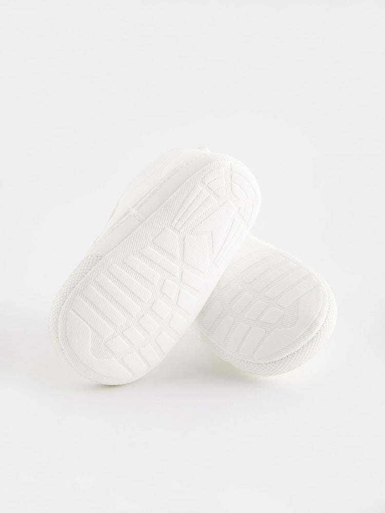 White Touch Fastening Baby Trainers (0-2mths)