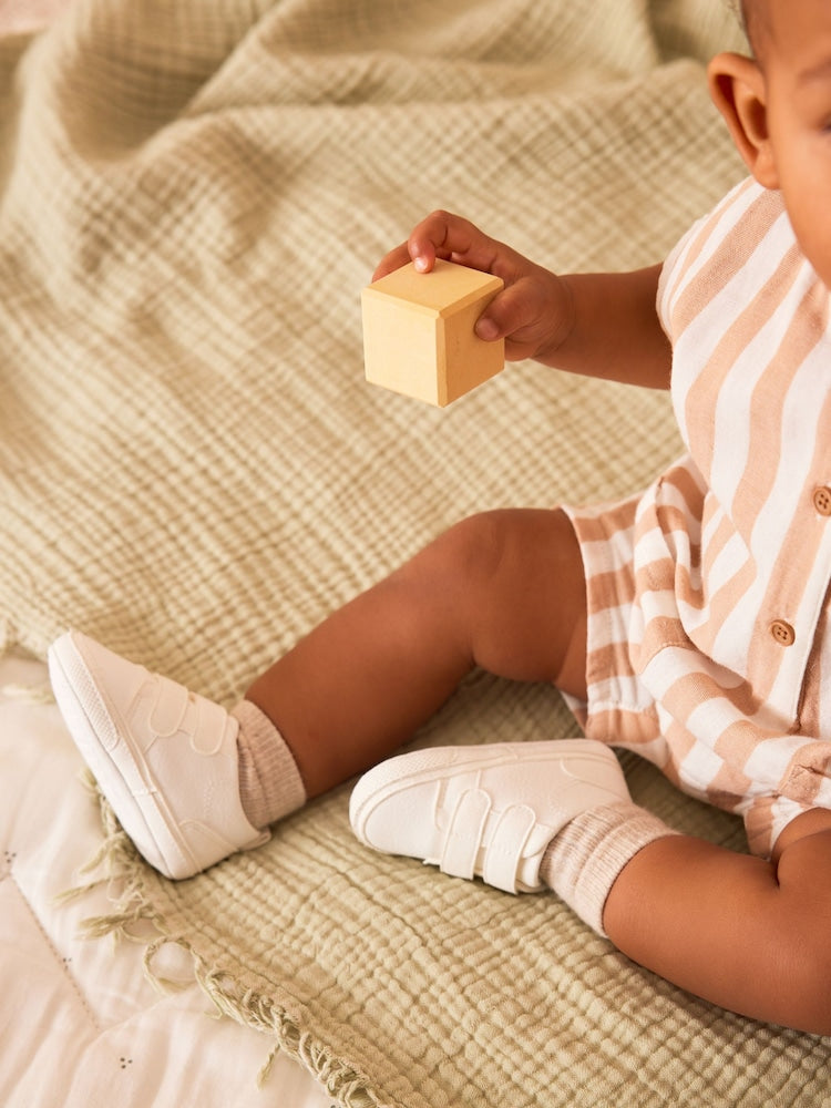 White Touch Fastening Baby Trainers (0-2mths)