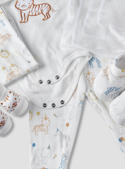 Set of 12 Juniors Clothing Gift Set with Print-baby-boys-clothing-setsandcoords-image-12