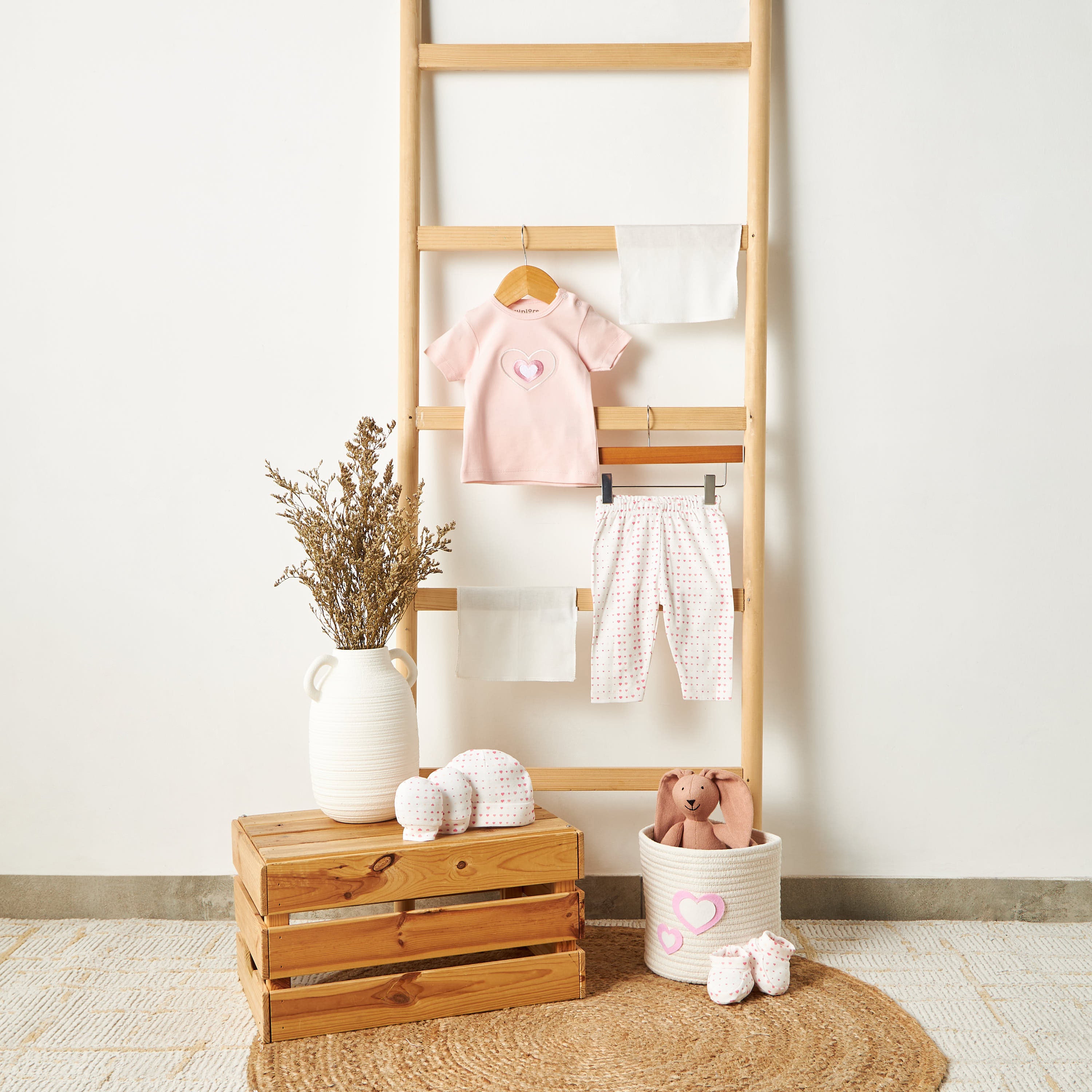 Set of 8 Juniors Clothing Gift Set with Heart Print