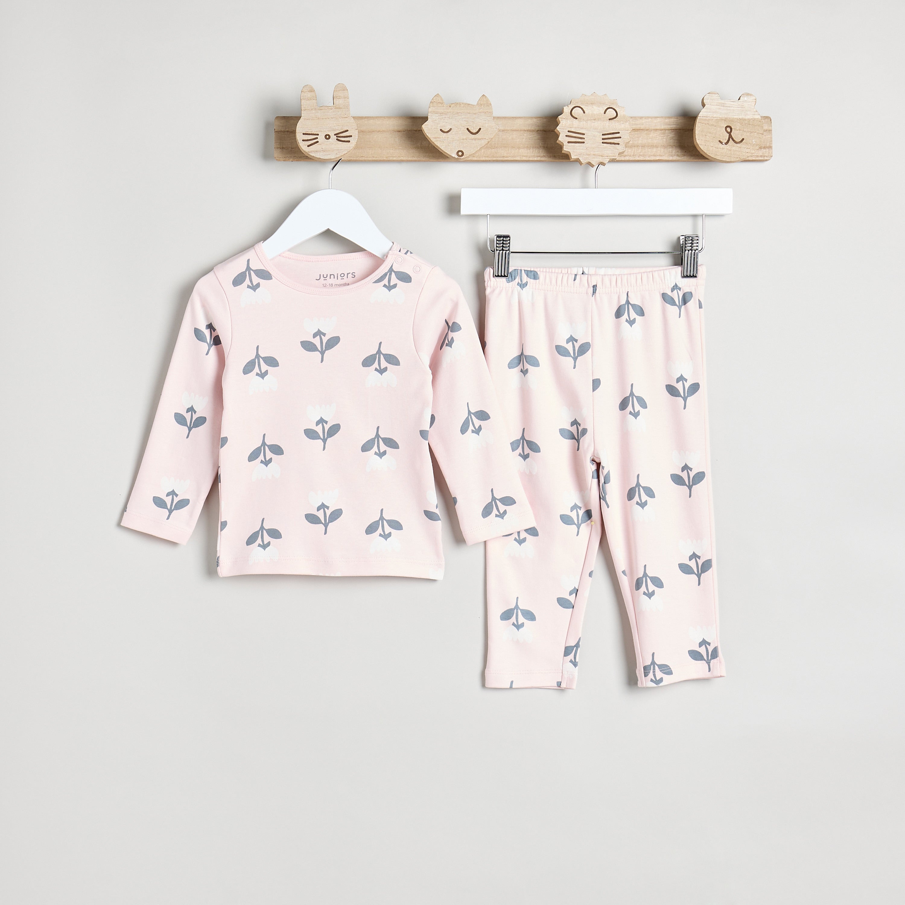Juniors Printed T-shirt and Pyjama Set
