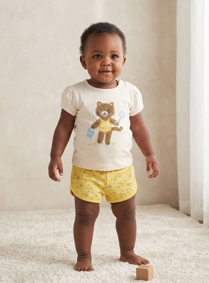 Juniors Crew Neck Short Sleeves T-shirt and Shorts Set with Cat Applique-baby-girls-clothing-setsandcoords-image-1