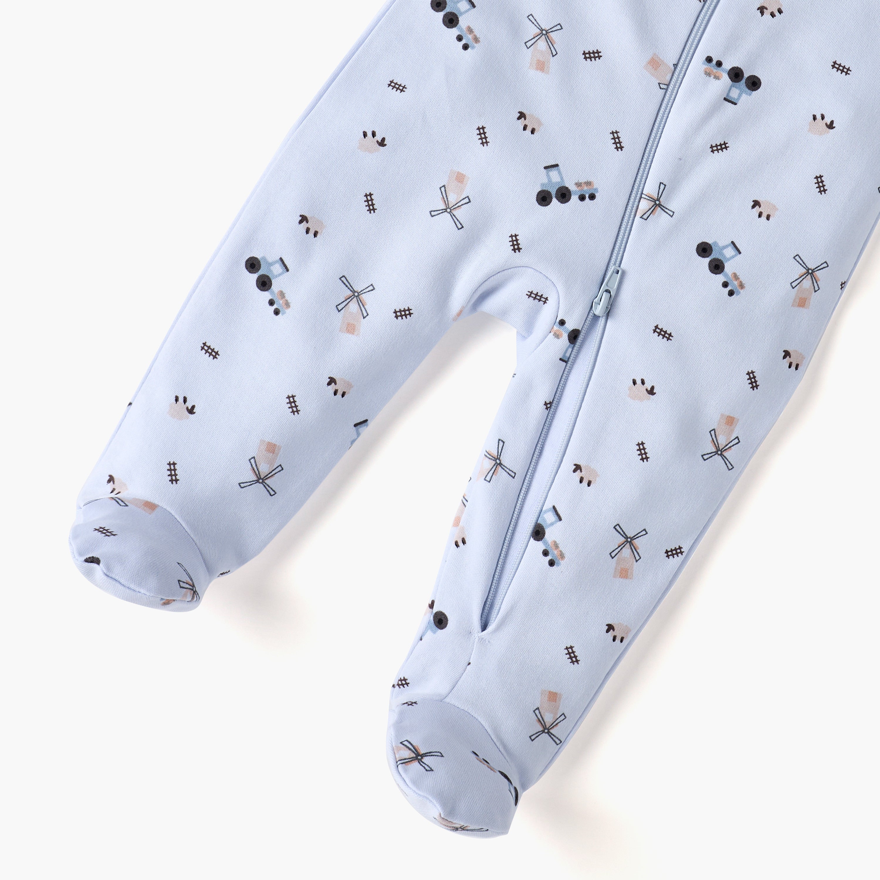 Juniors Printed Sleepsuit with Long Sleeves and Zip Closure