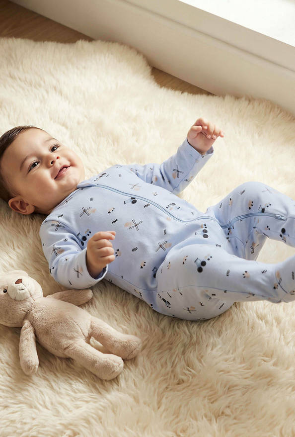 Juniors Printed Sleepsuit with Long Sleeves and Zip Closure