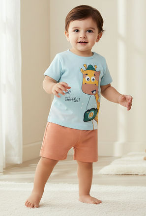 Juniors Round Neck Short Sleeves T-shirt and Shorts Set with Giraffe Print