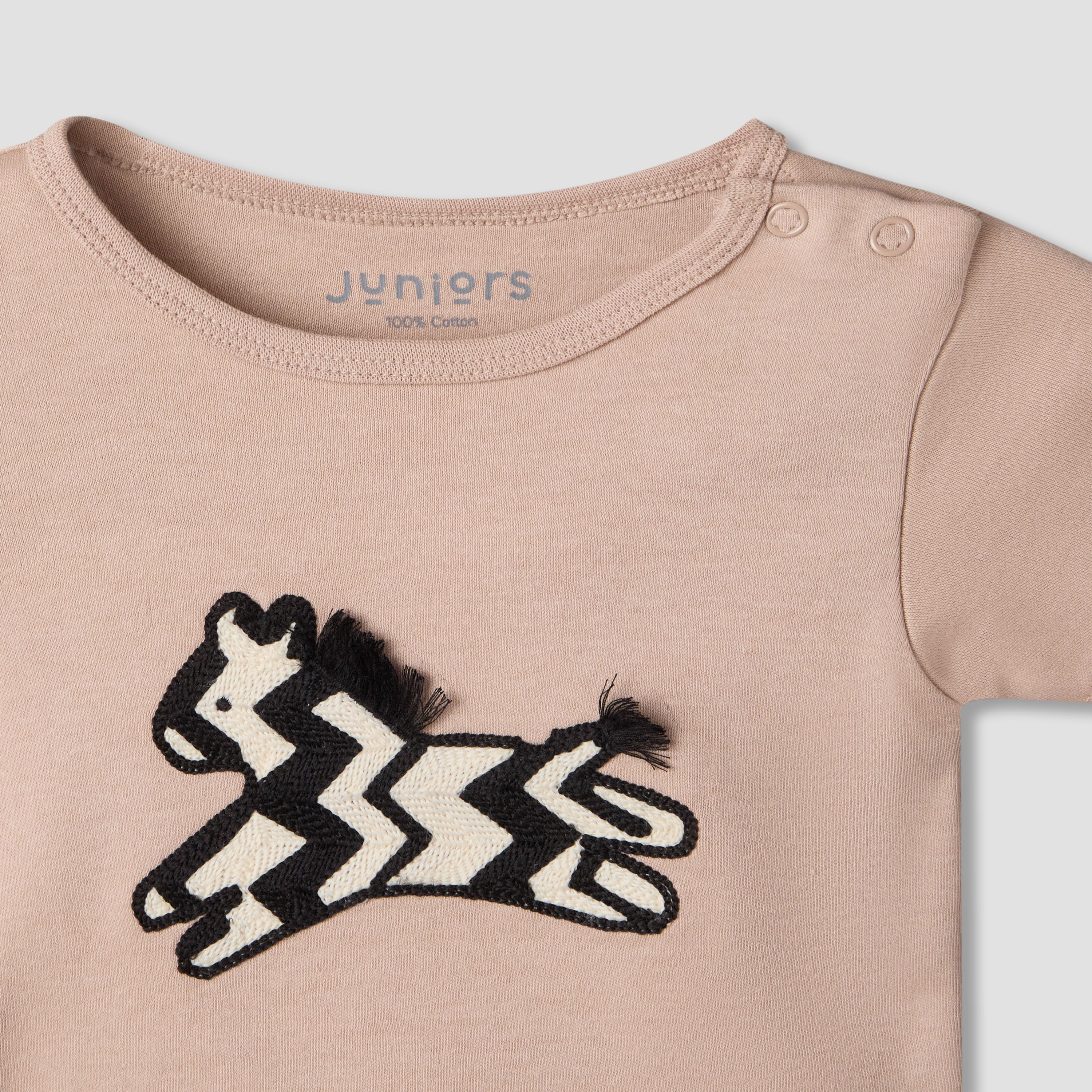 Juniors Round Neck Short Sleeve T-shirt and Shorts Set with Zebra Applique