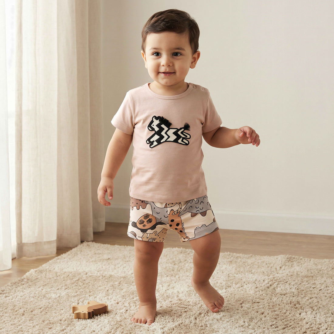 Juniors Round Neck Short Sleeve T-shirt and Shorts Set with Zebra Applique - Beige / 18-24 mths