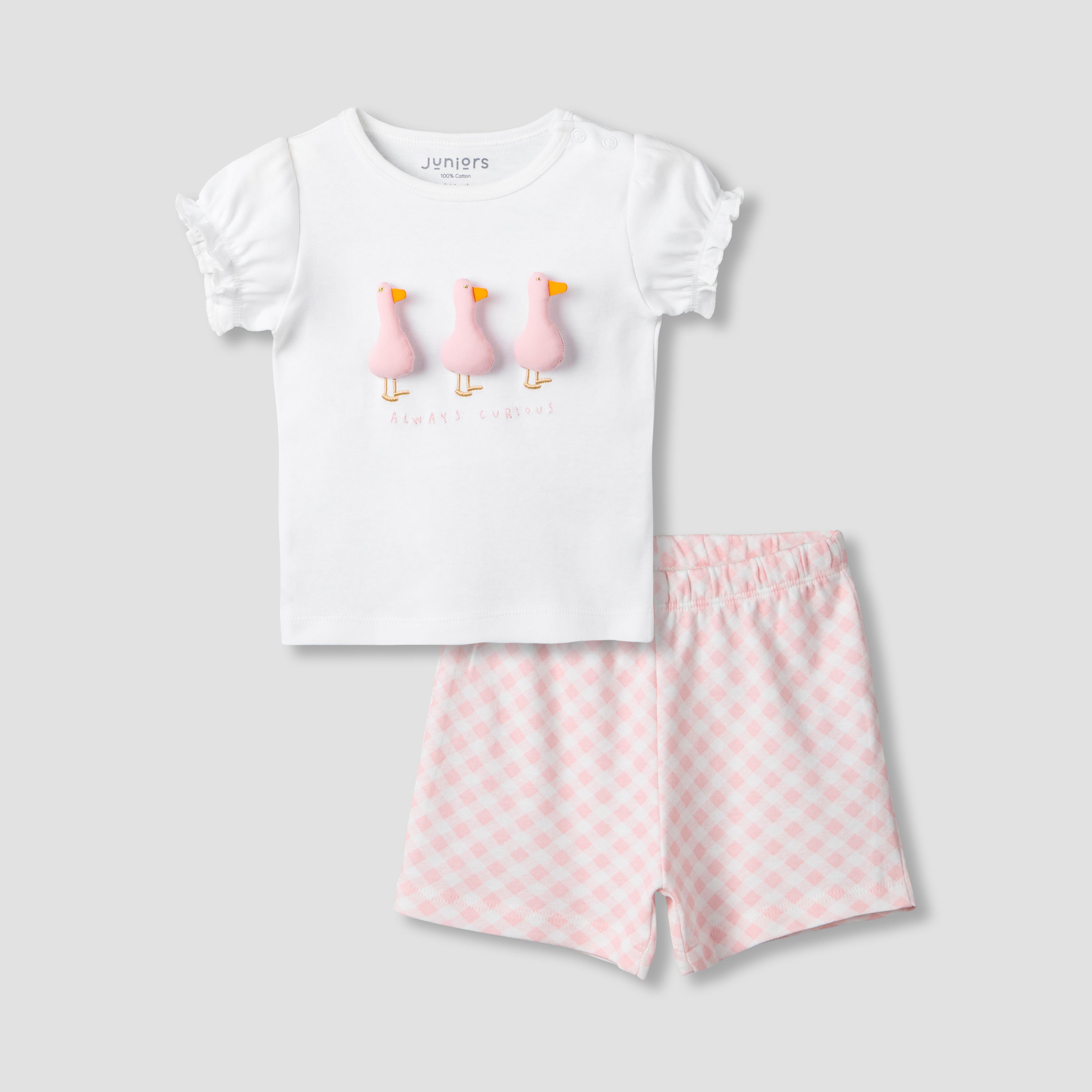 Juniors Crew Neck Short Sleeve T-shirt and Shorts Set with Duck Applique