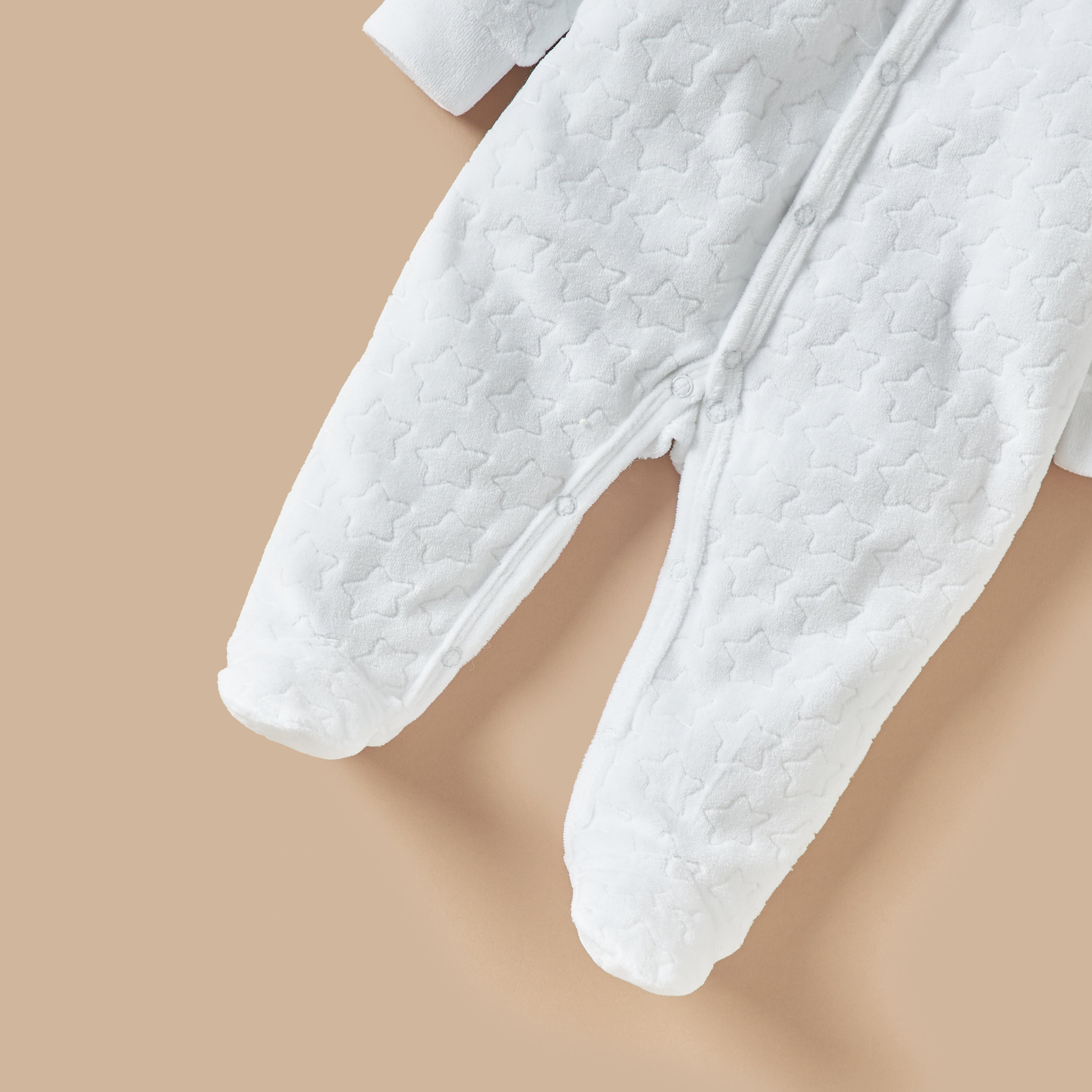 Juniors Star Textured Closed Foot Sleepsuit with Long Sleeves and Snap Button Closure
