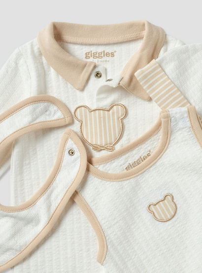 Set of 4 Giggles Clothing Gift Set with Bear Applique-baby-boys-clothing-setsandcoords-image-7